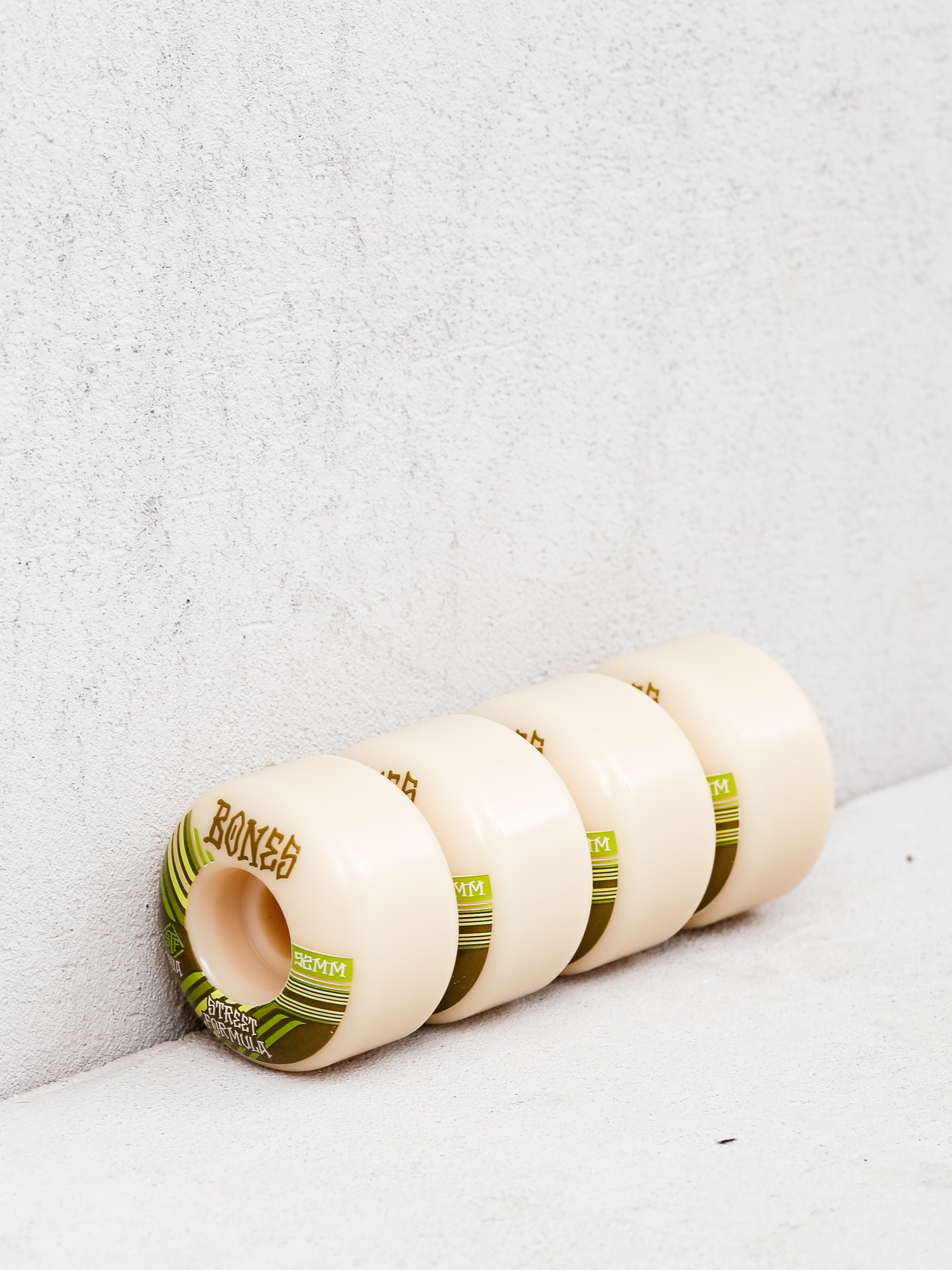 Bones Retros STF V4 Wide 99A Wheels (white)