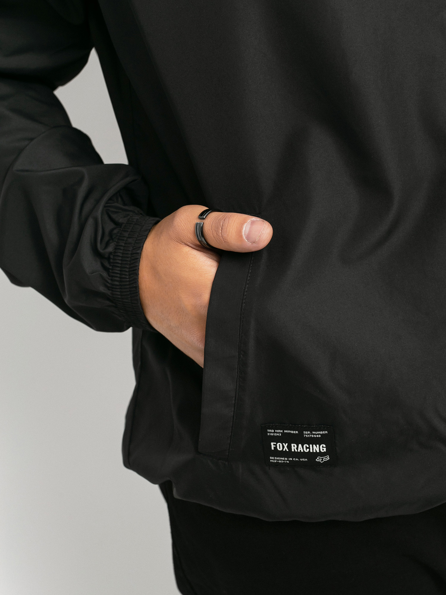 fox nomad windbreaker