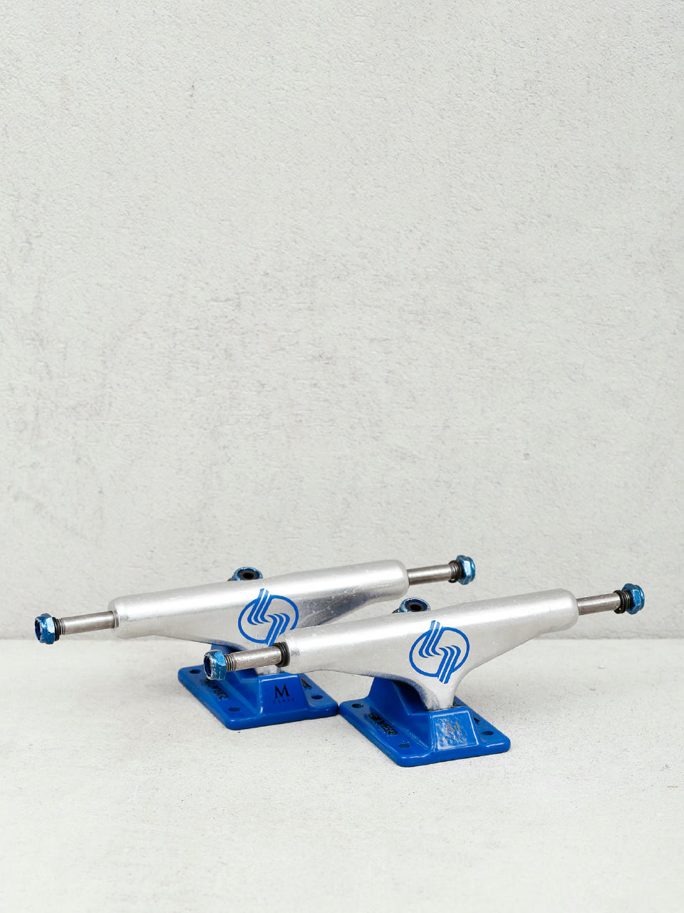 Silver M Class Hollow Trucks (raw/blue)