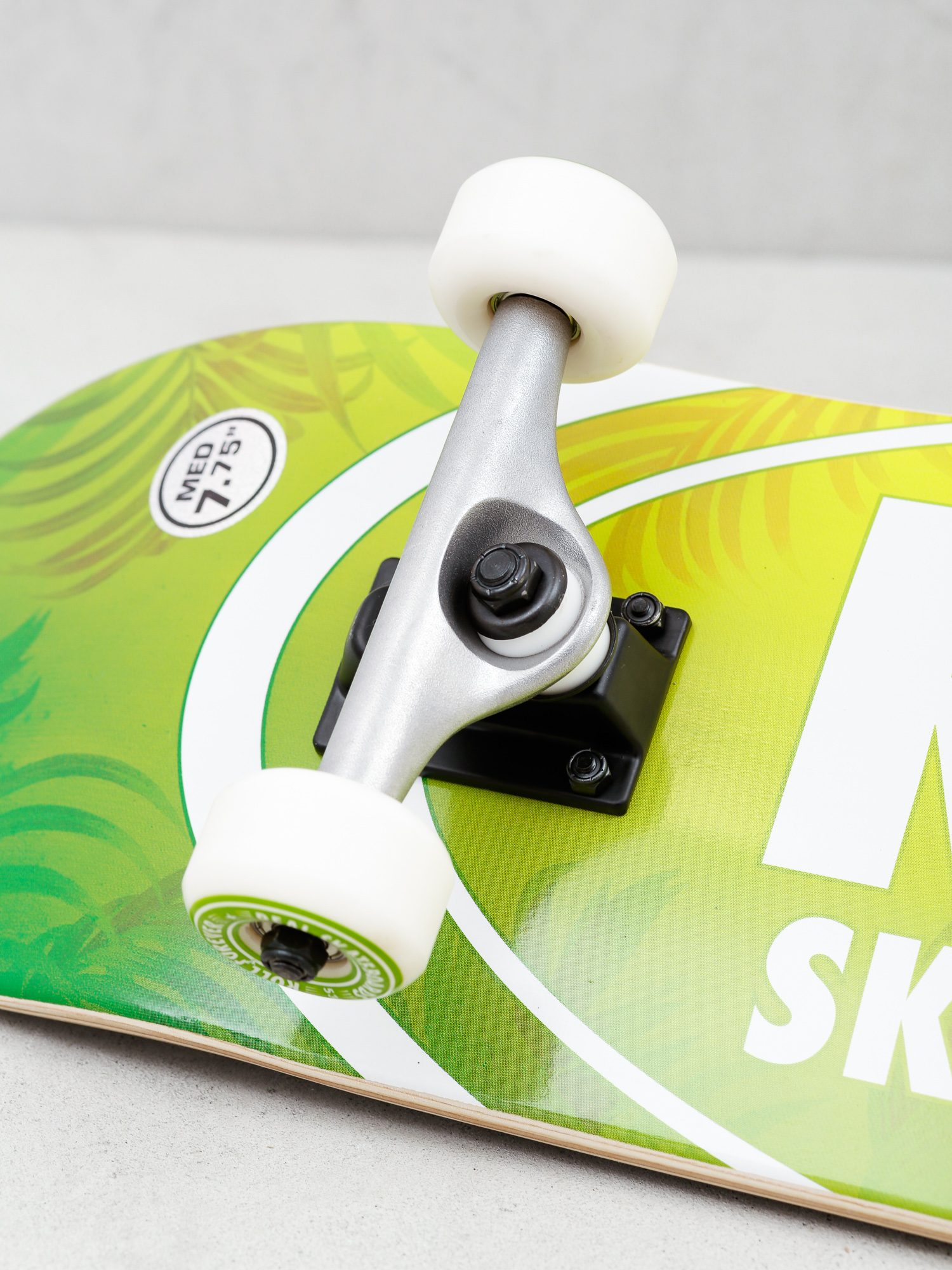 Real Island Oval Skateboard (green/orange)