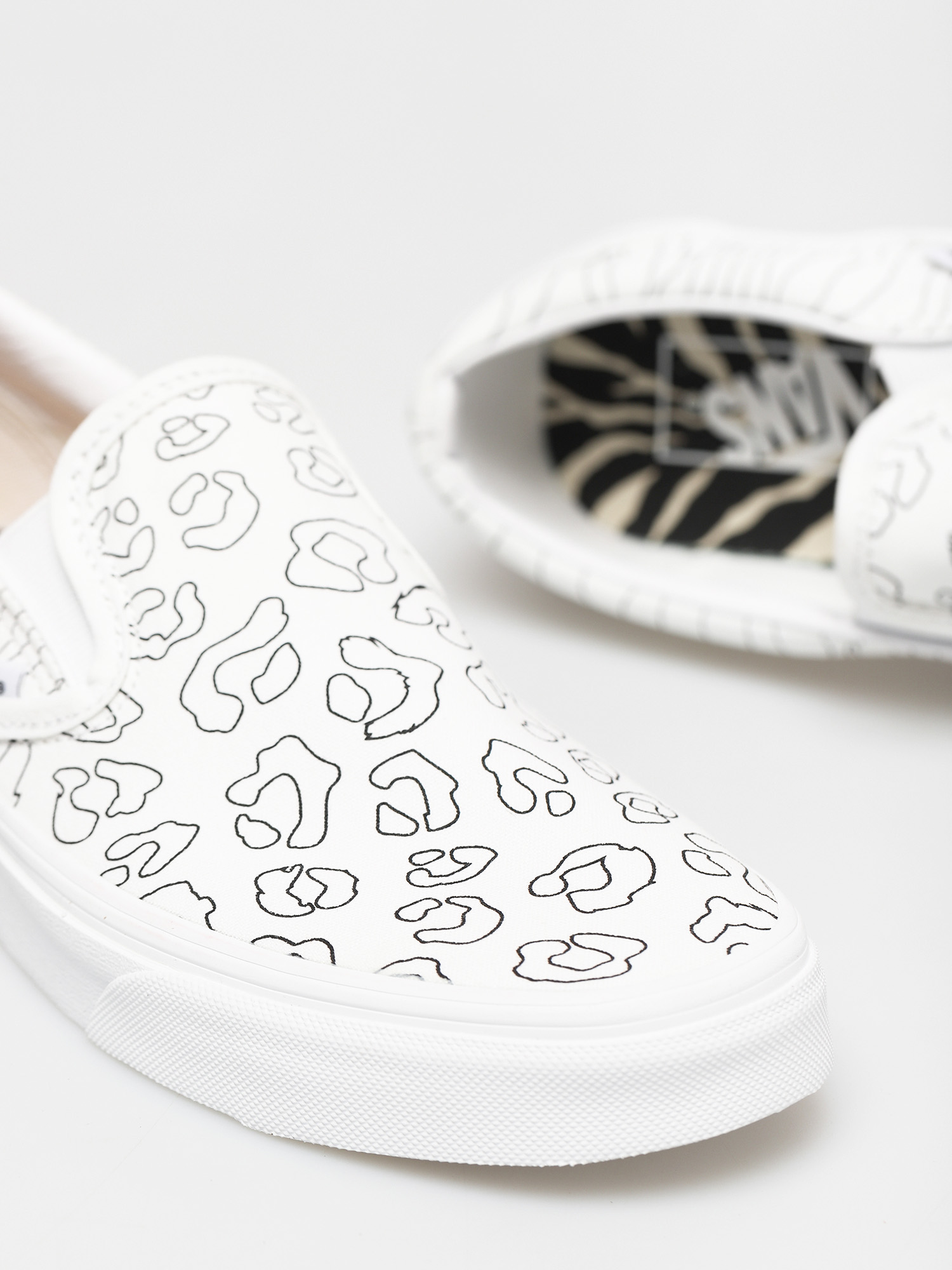 Vans Classic Slip On Shoes (u paint/leopard/zebra)