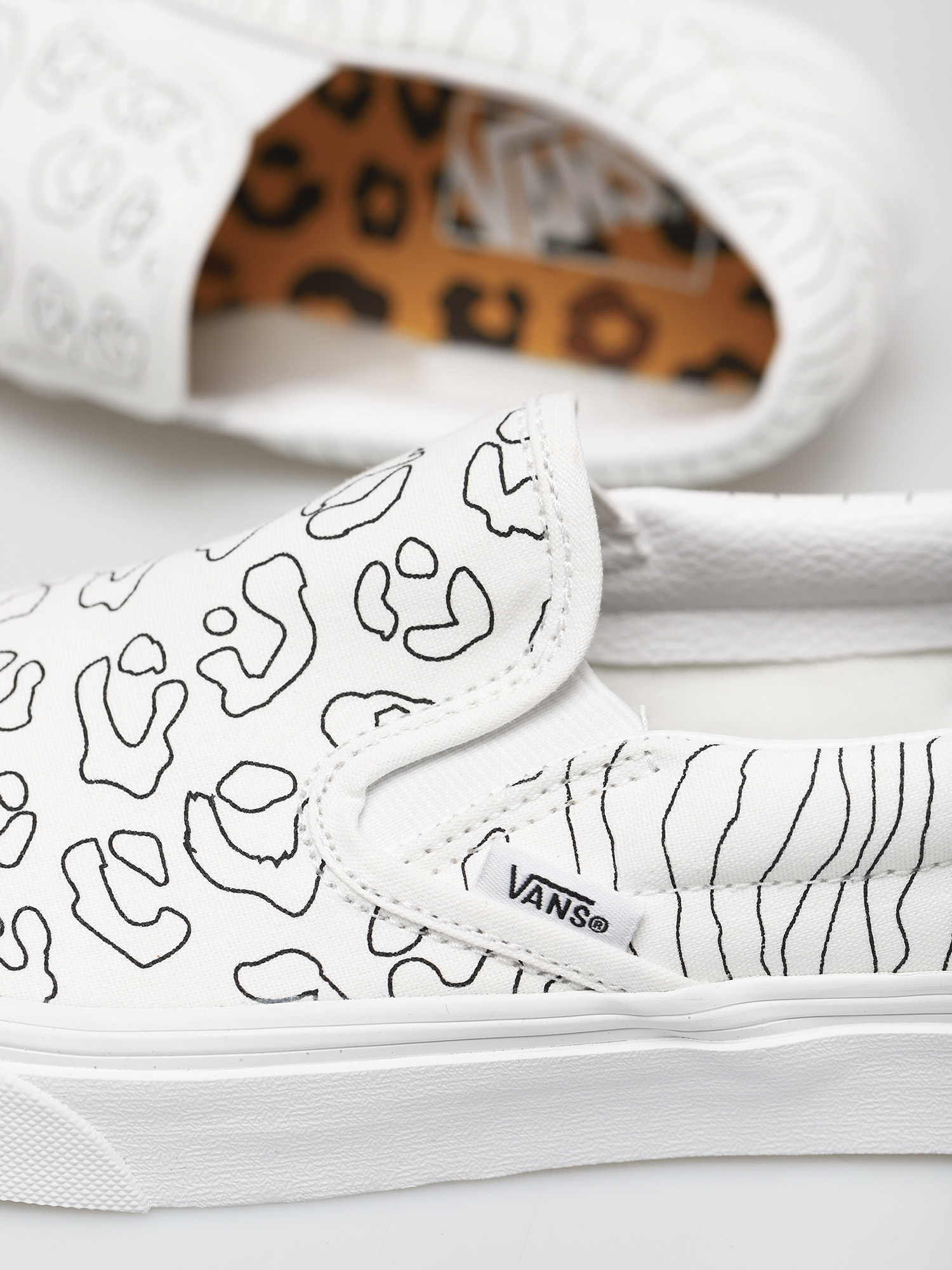 Vans Classic Slip On Shoes (u paint/leopard/zebra)