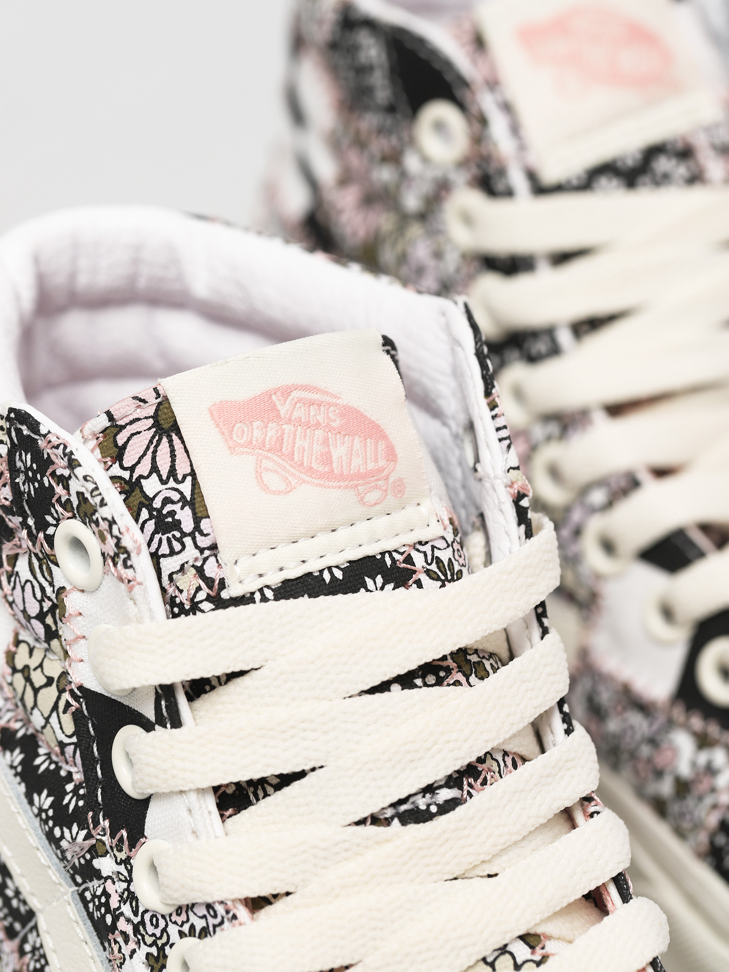 Vans Sk8 Hi Shoes (patchwork flrl/mltmshmlw)