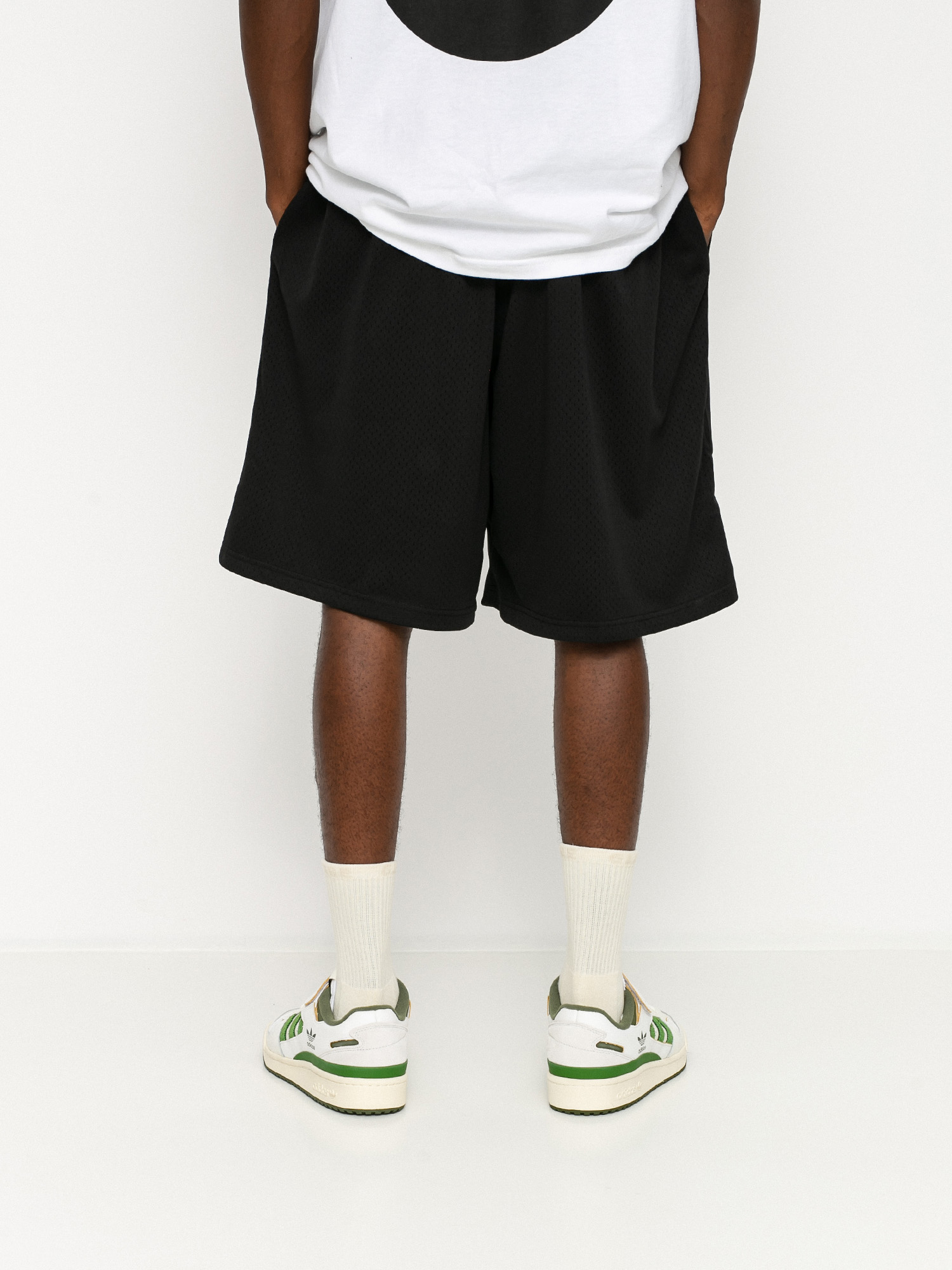 Stussy 8 Ball Mesh Shorts (black)