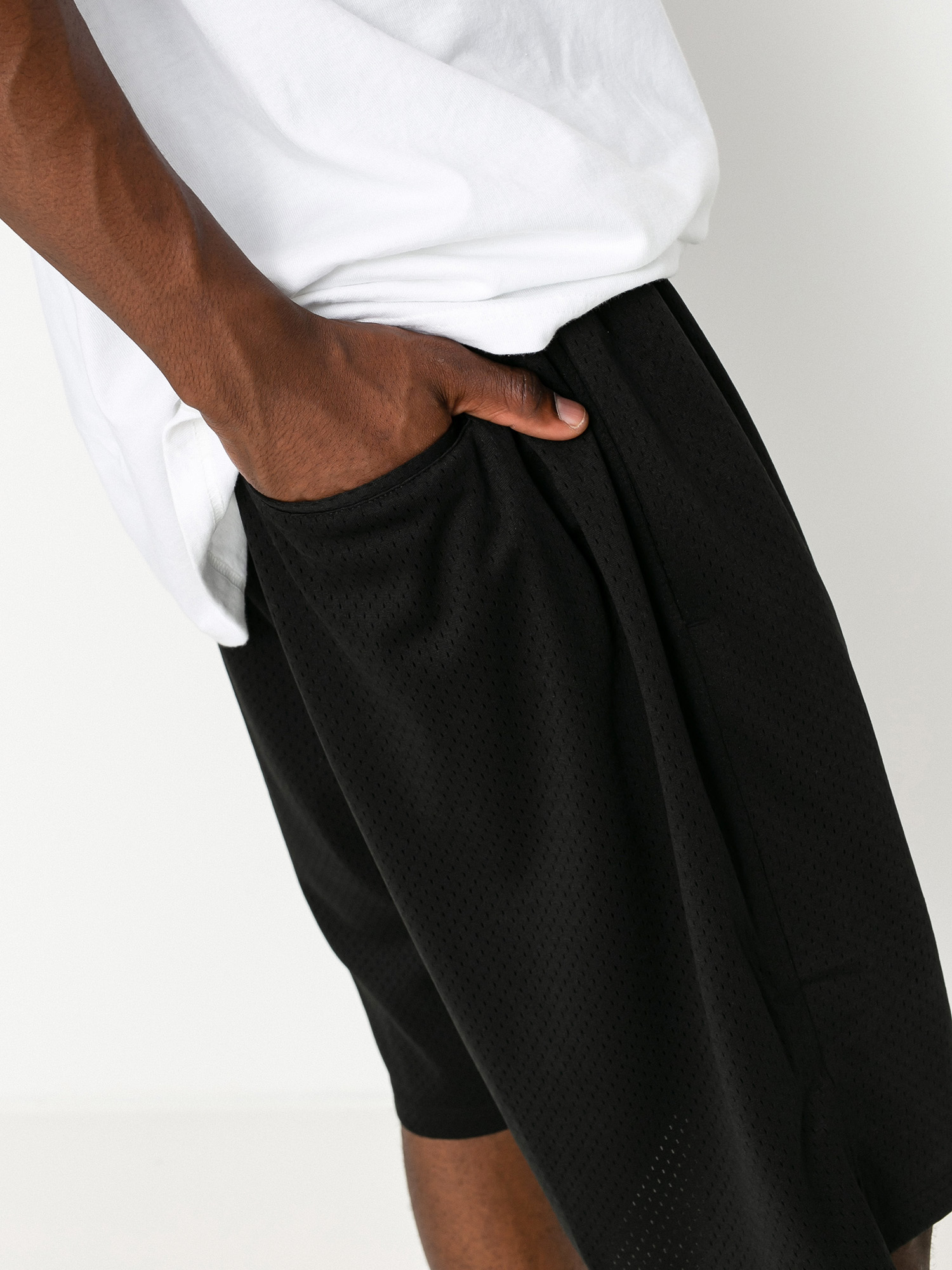 Stussy 8 Ball Mesh Shorts (black)