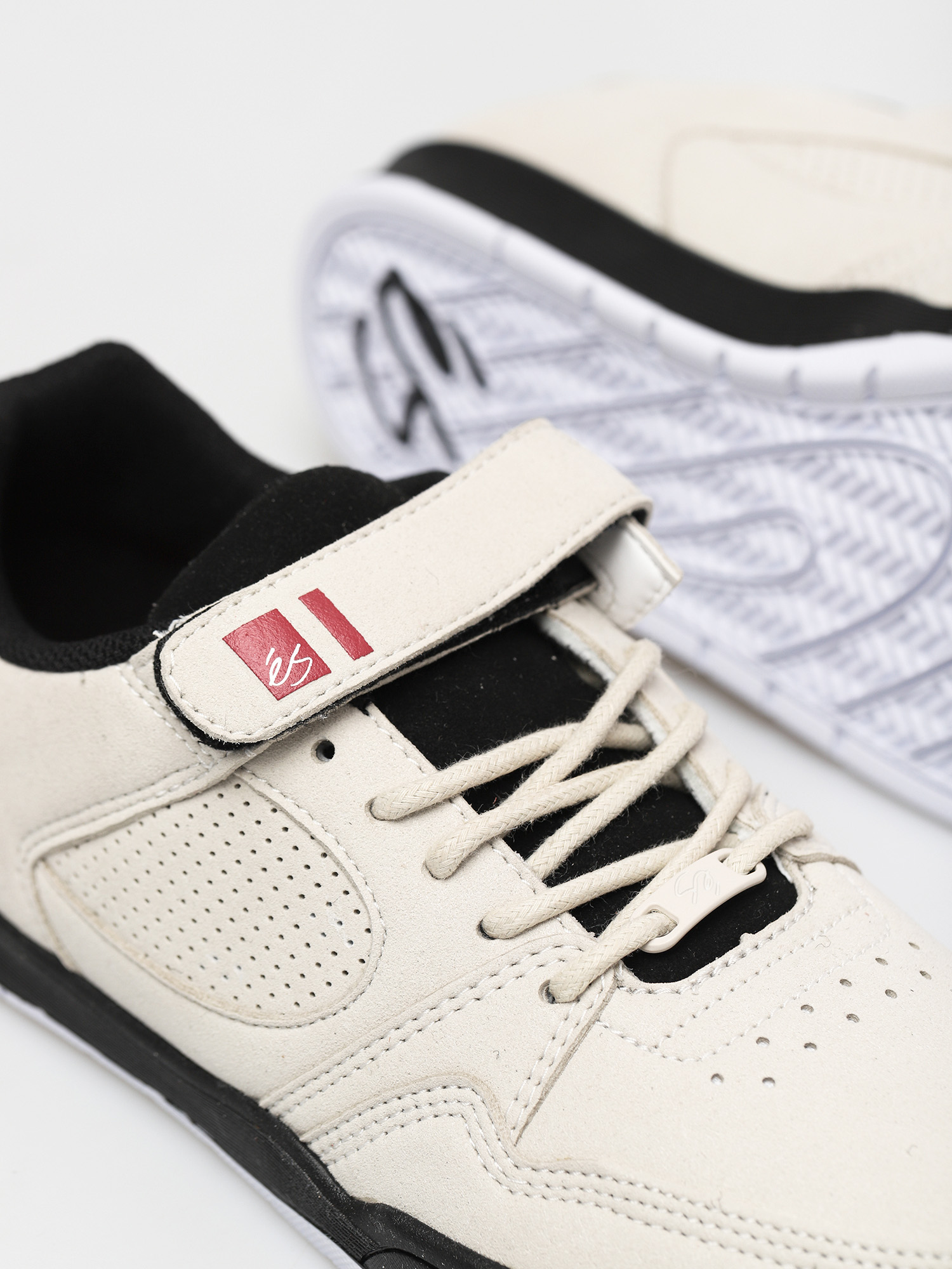 eS Accel Slim Plus Shoes (white/black)