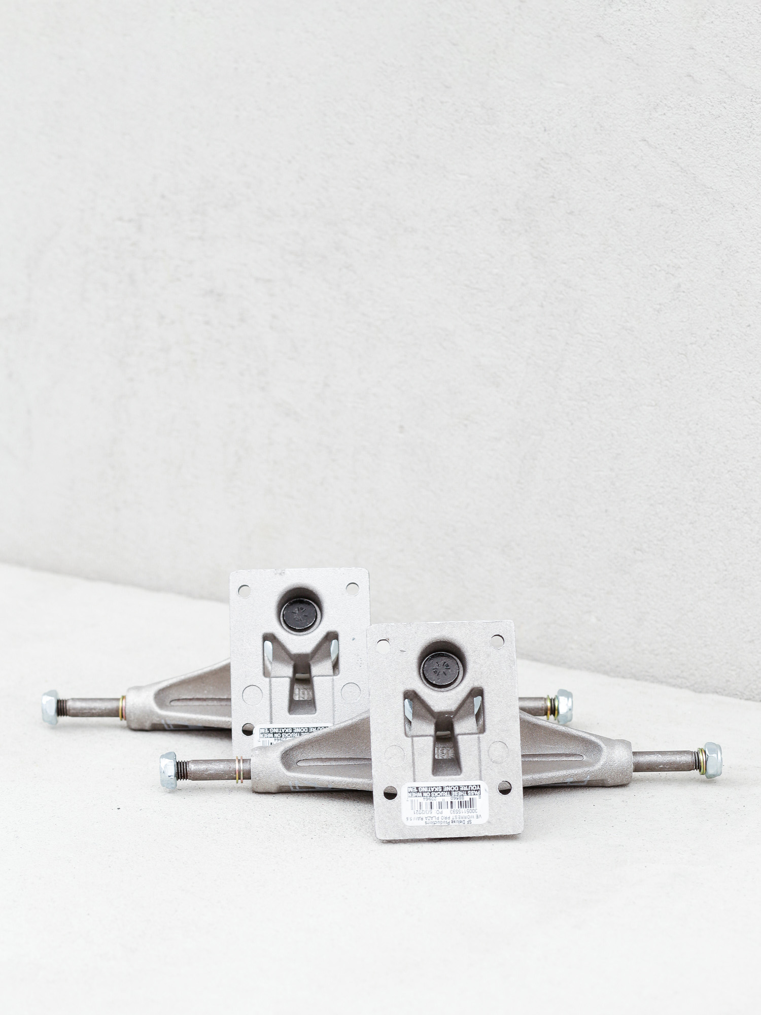 Venture Worrest Pro Plaza Trucks (raw)