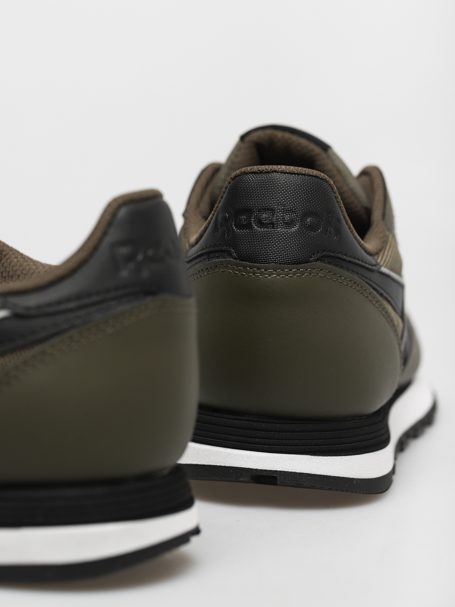 Reebok Cl Lthr Shoes (armygr/cblack/ftwwht)