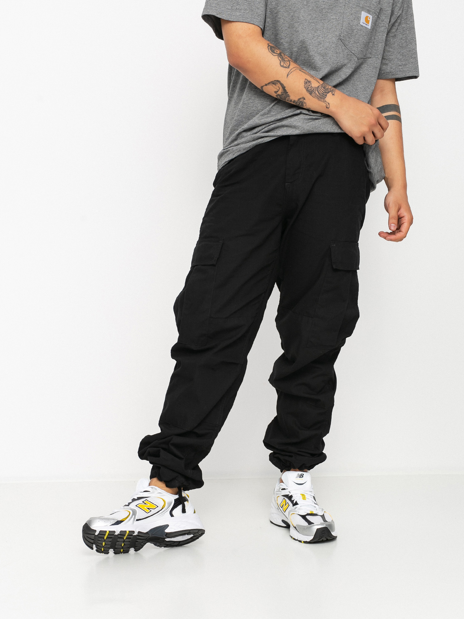 Carhartt WIP Regular Cargo Pants (black)