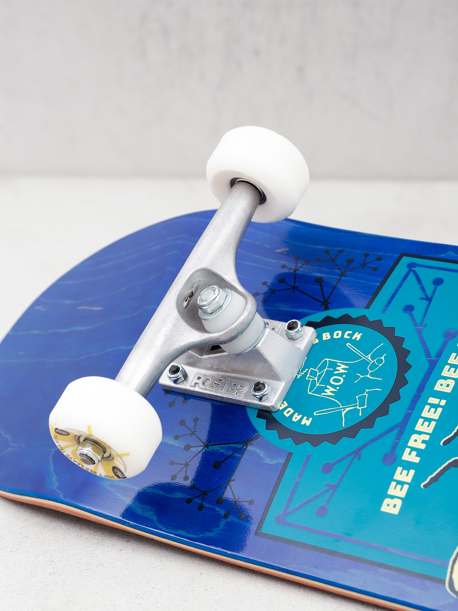 Mob Skateboards Bee Skateboard (blue)