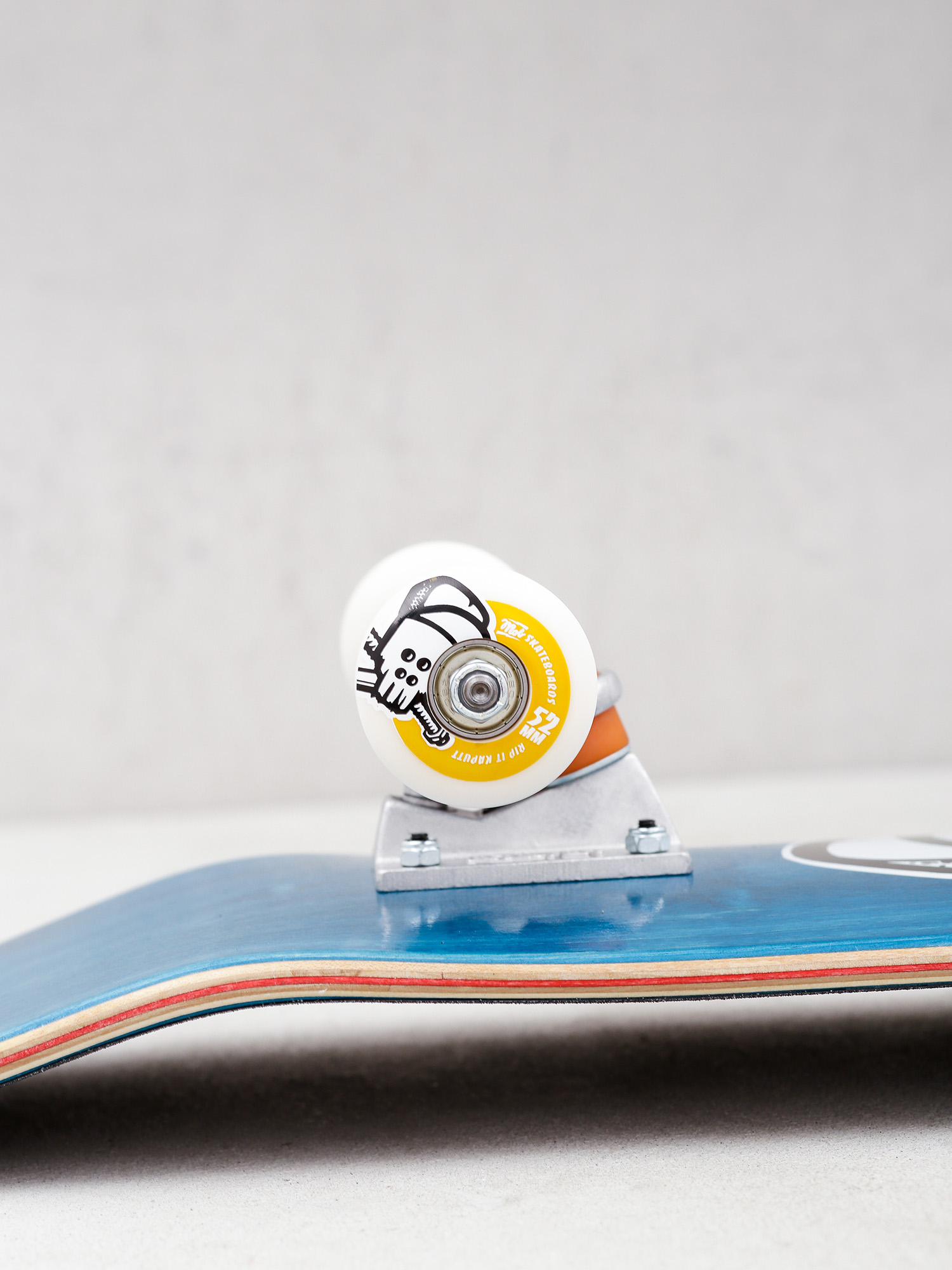 Mob Skateboards Skull Skateboard (teal)