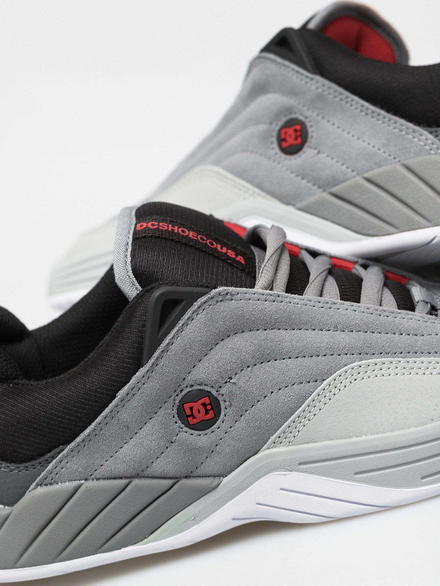 DC Williams Slim Shoes (grey/black/red)