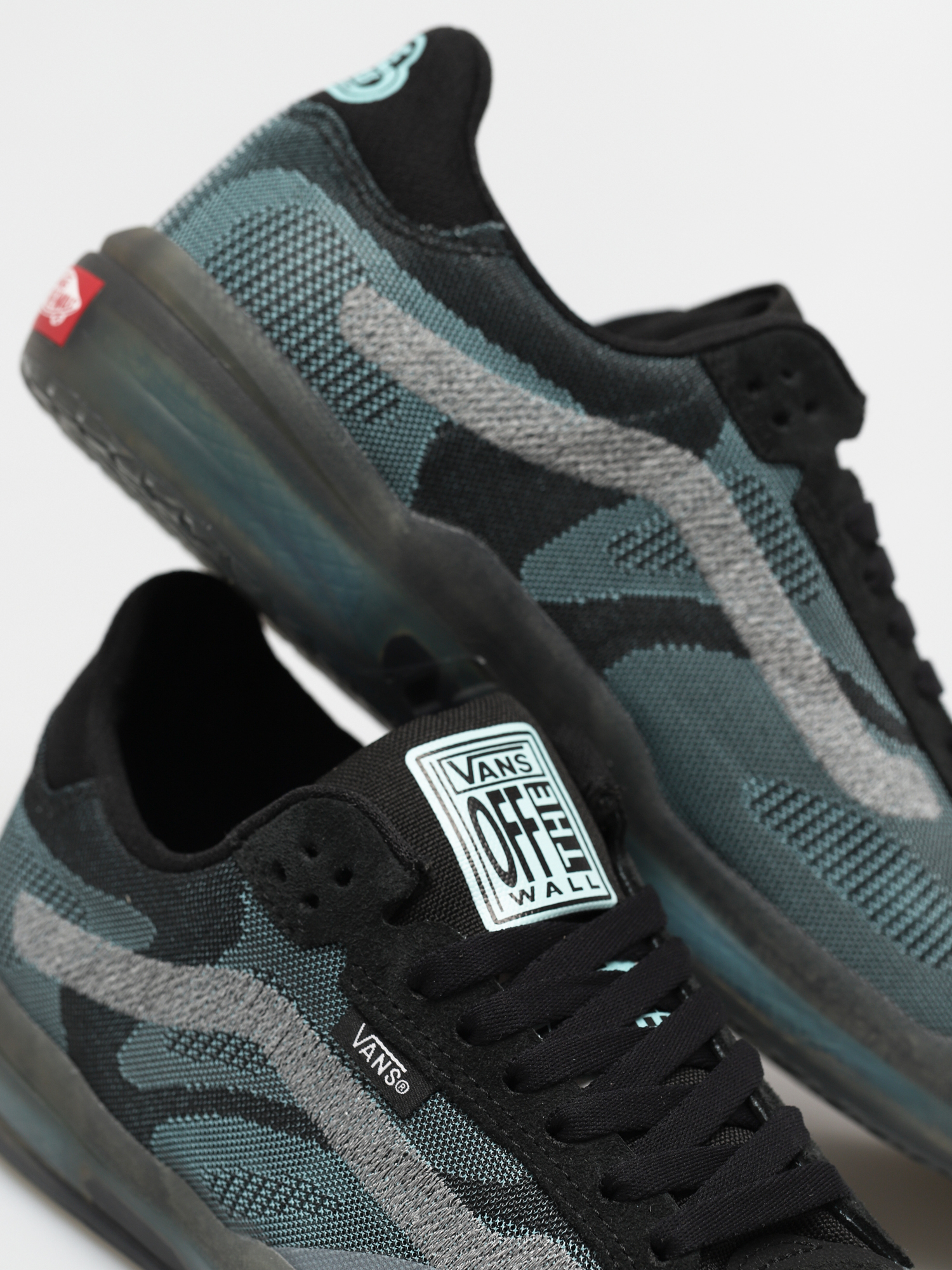 vans plume