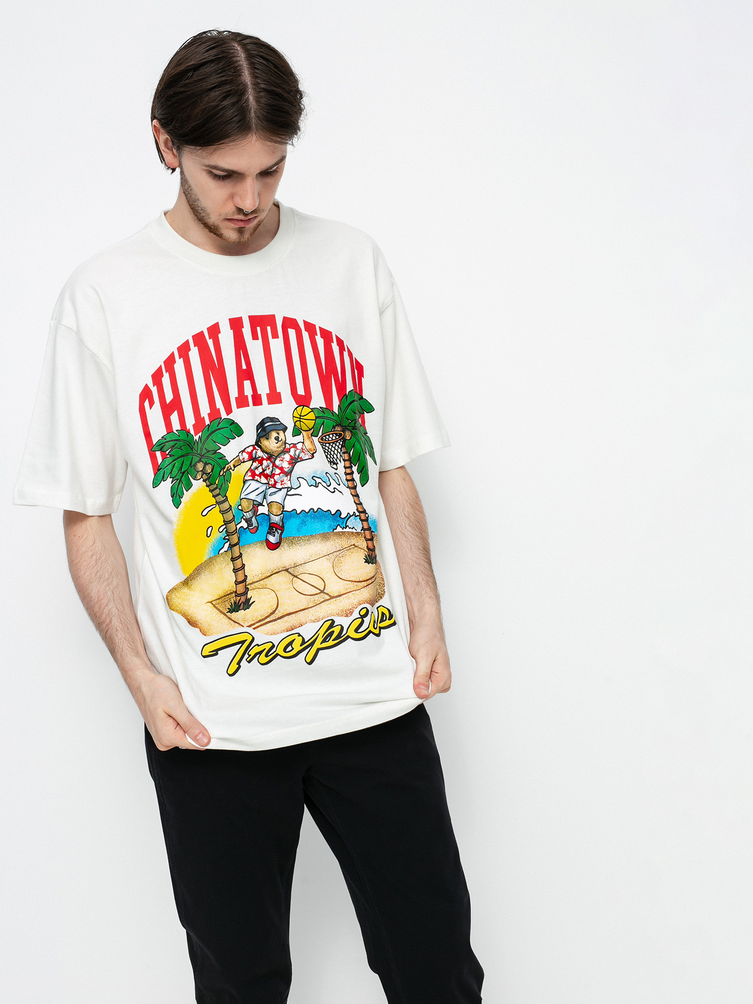 Chinatown Market Dunking Bear By The Water T-shirt (cream)