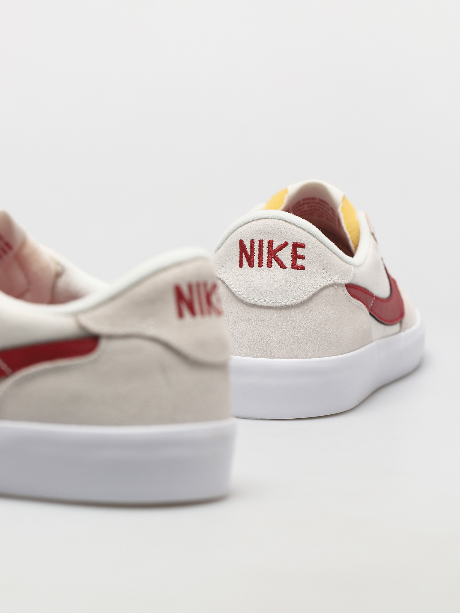 Nike SB Heritage Vulc Shoes (summit white/gym red summit white white)