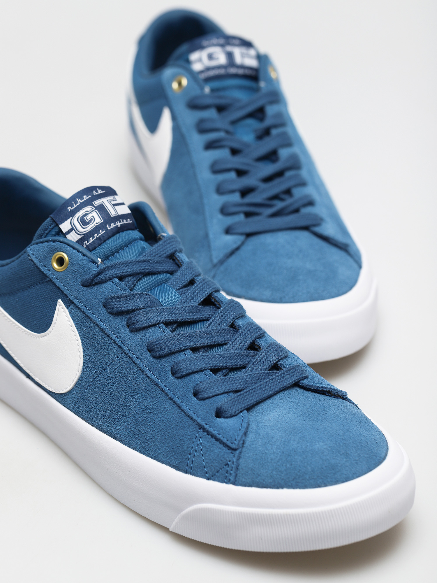 Nike SB Zoom Blazer Low Pro GT Shoes (court blue/white court blue)