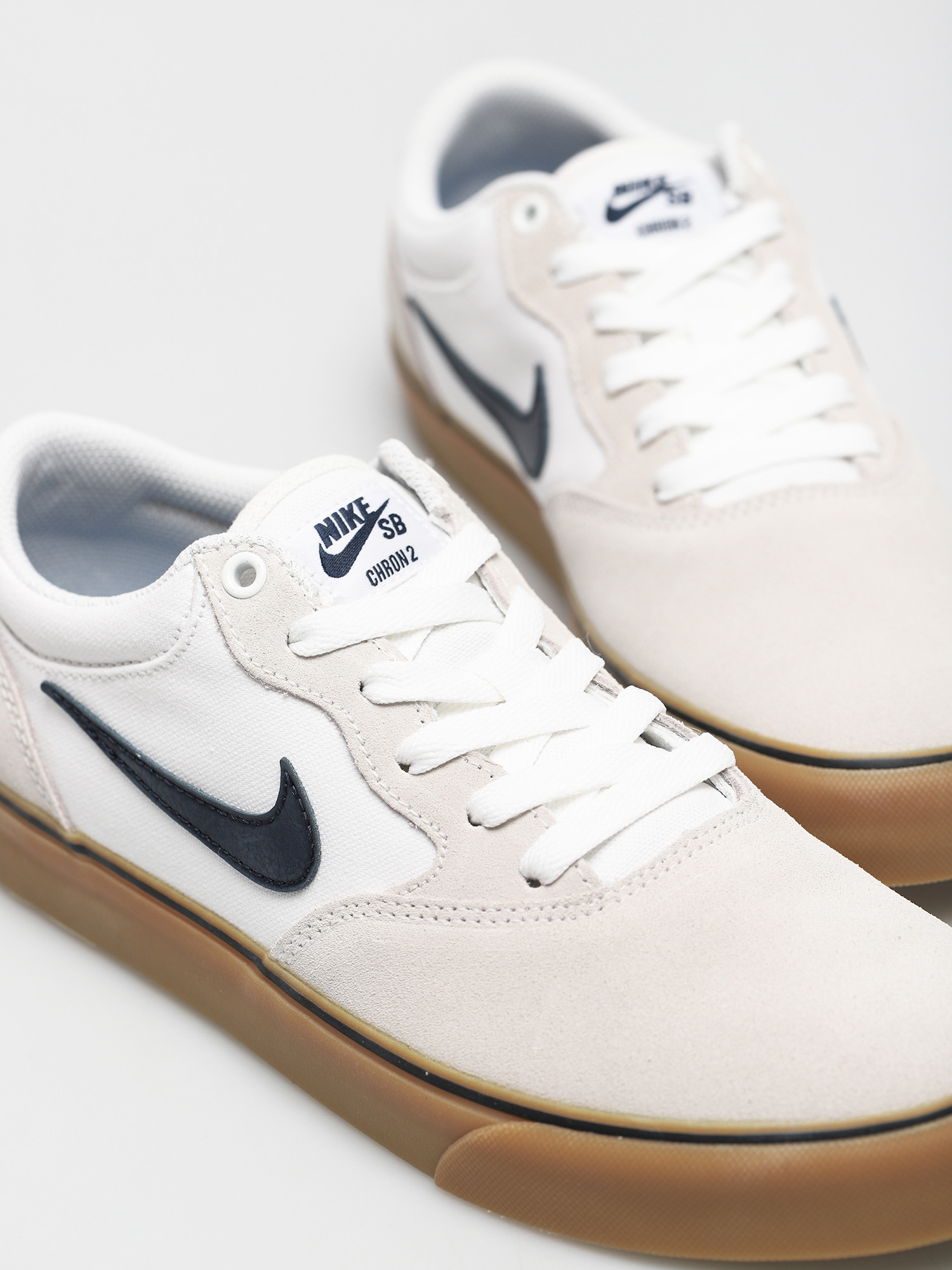 Nike SB Chron 2 Shoes (white/obsidian white gum light brown)