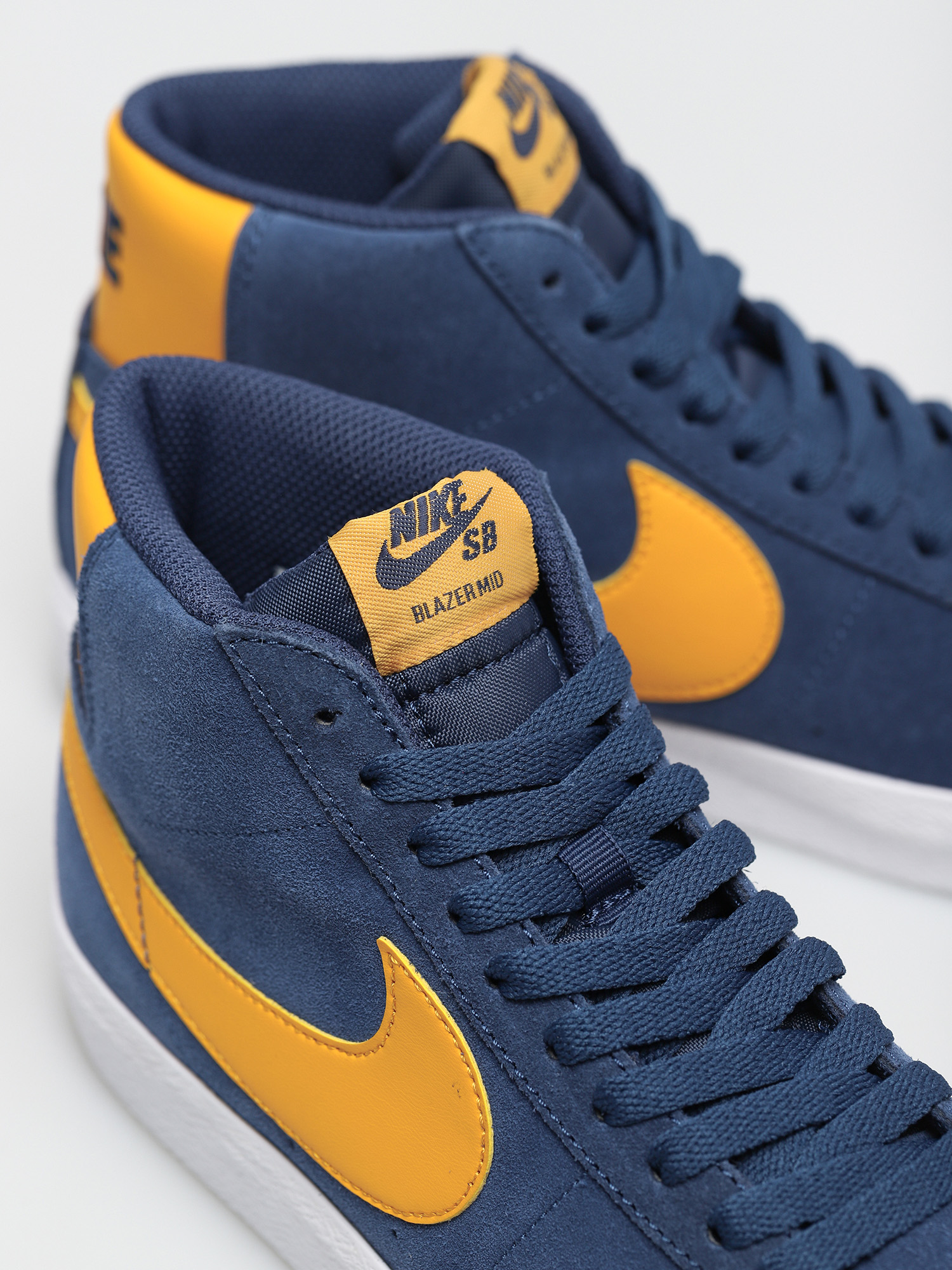 Nike SB Zoom Blazer Mid Shoes (navy/university gold navy white)