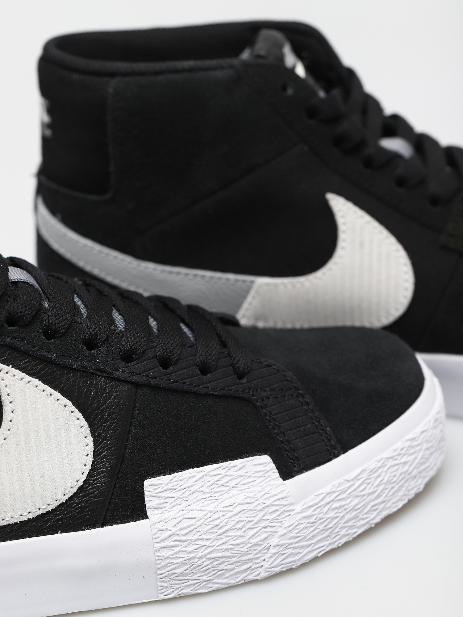 Nike SB Zoom Blazer Mid Premium Shoes (black/white wolf grey cool grey)