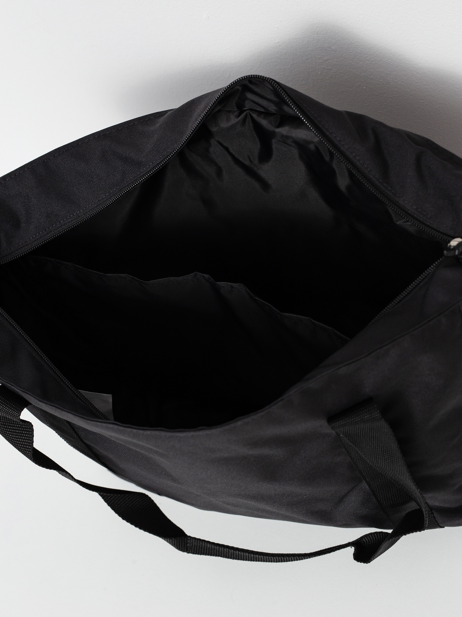 Eastpak Fox Handbag (strapped black)