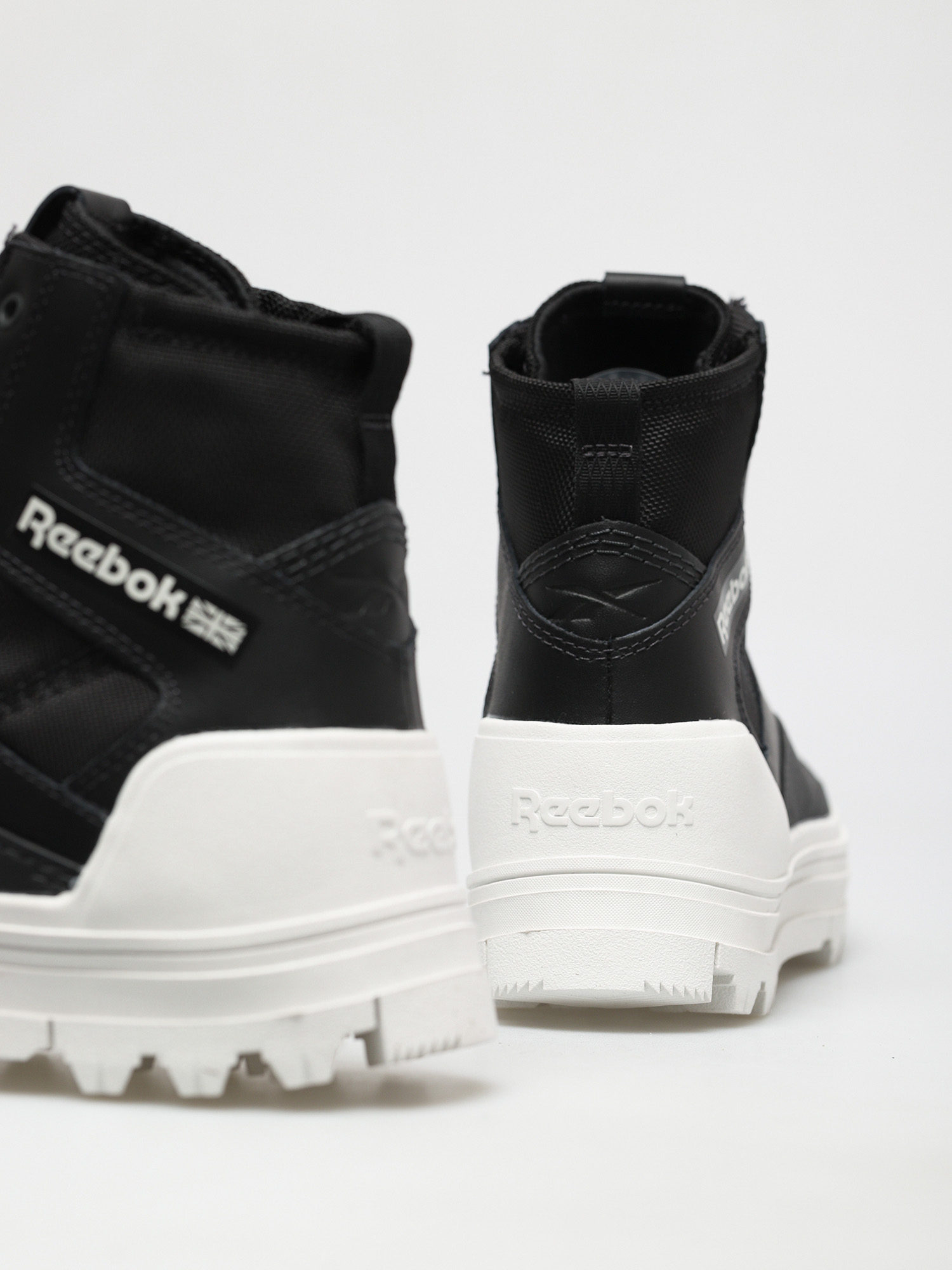 Reebok Club C Cleated Mid Shoes Wmn (nghblk/chalk/ftwwht)