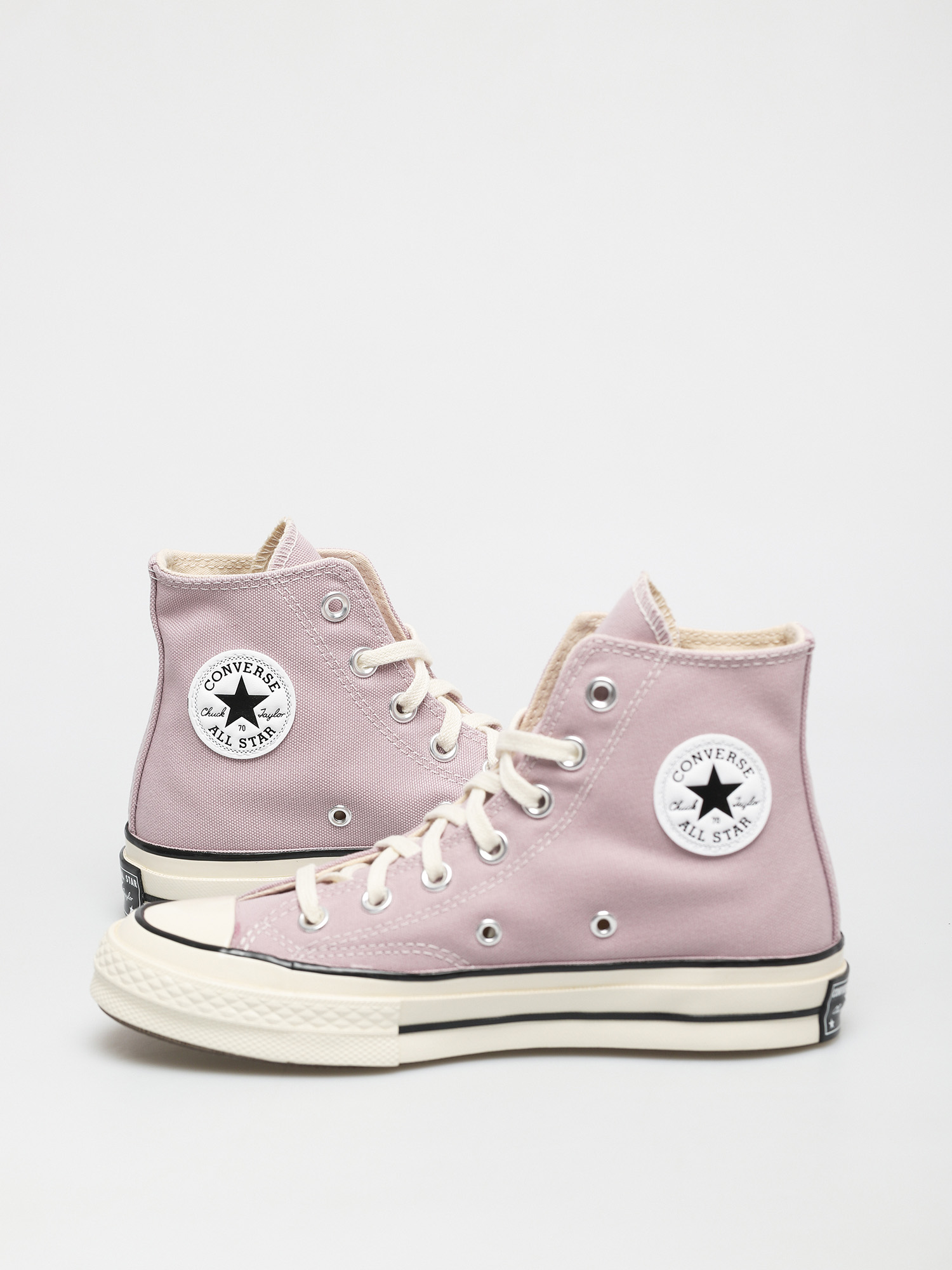 Light purple outlet chuck taylors