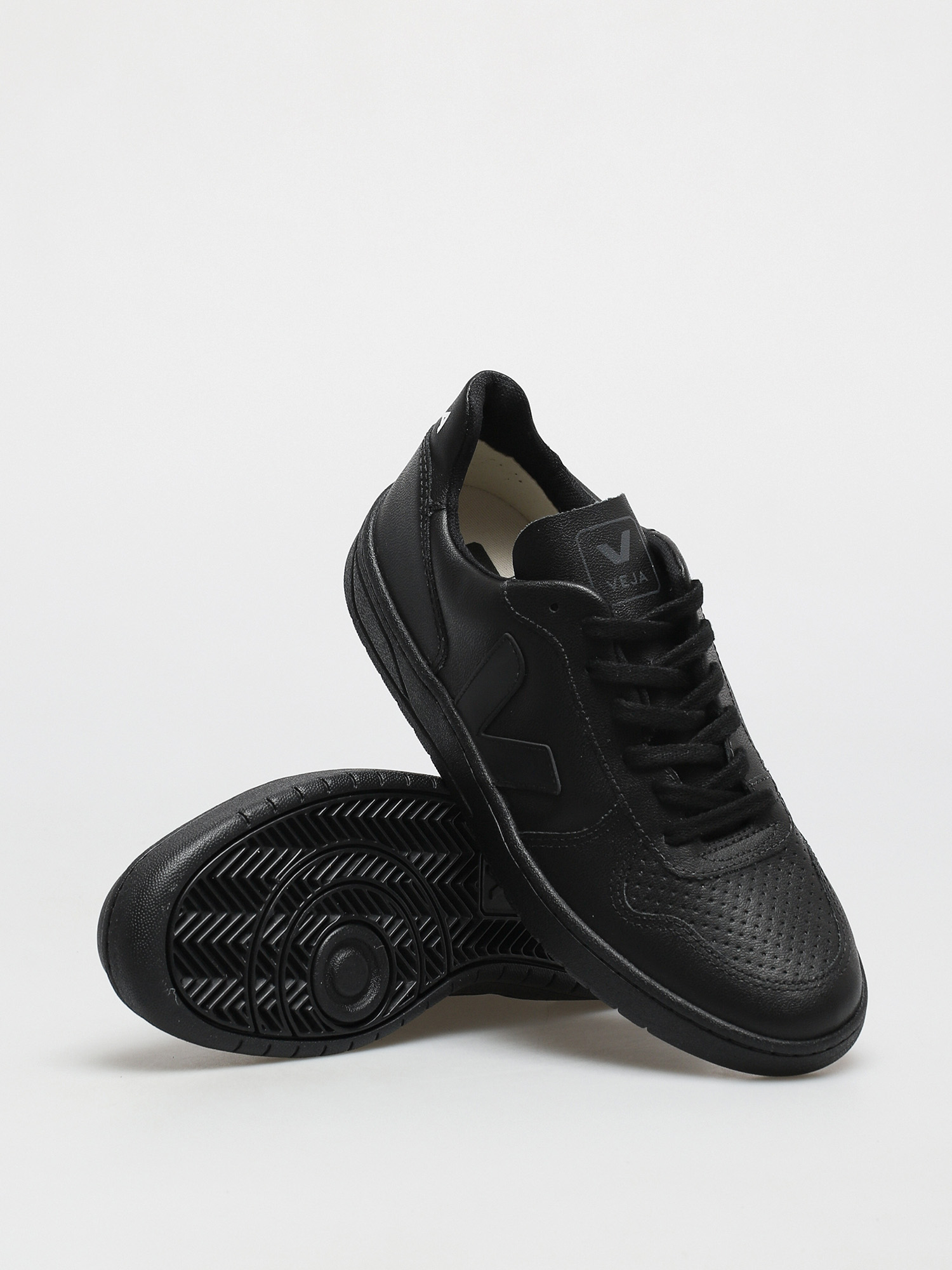 Veja V 10 Shoes (cwl black black sole)