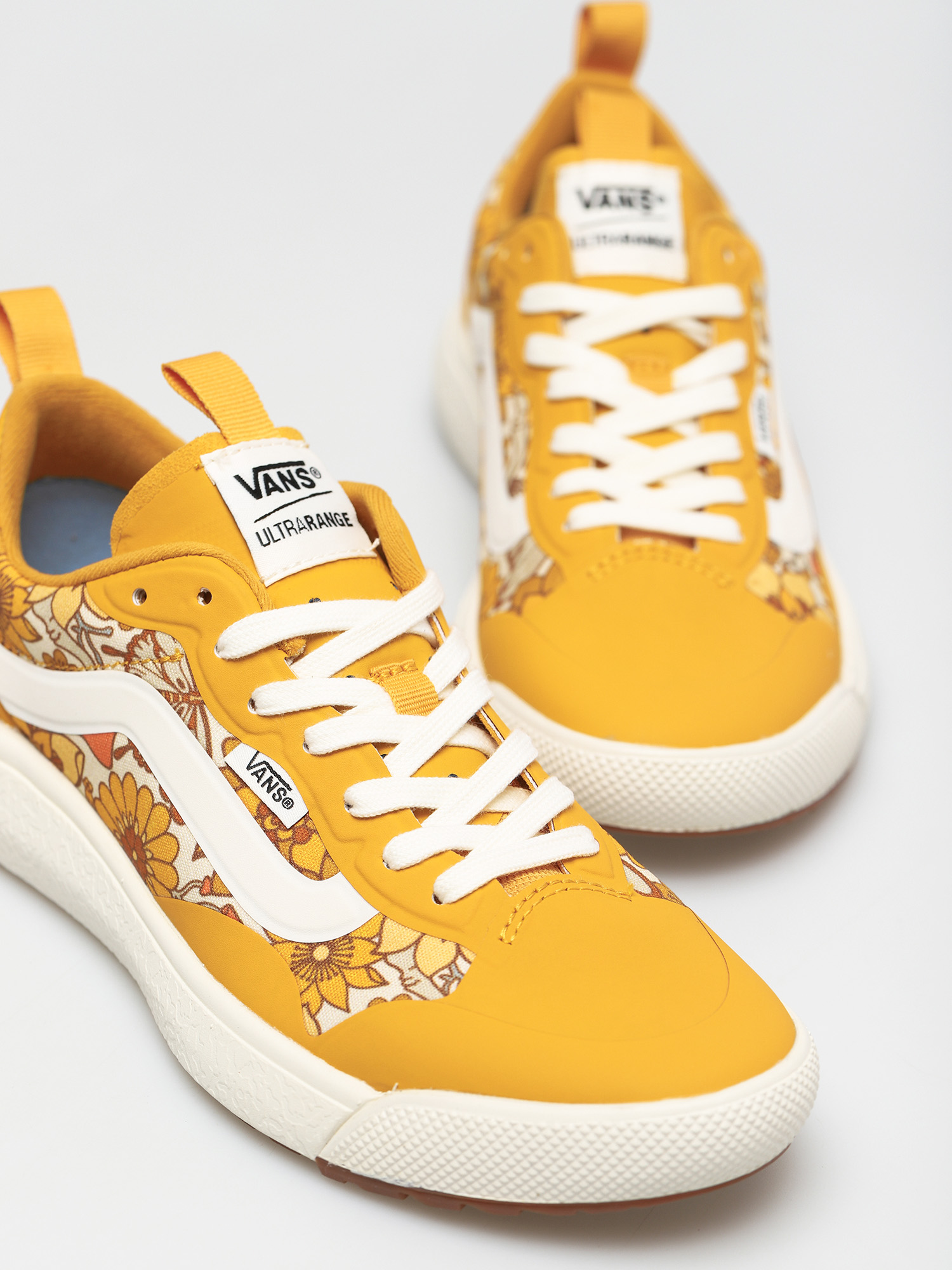 Vans Ultrarange Exo Shoes (trippyflrl/gldnglwmshmlw)