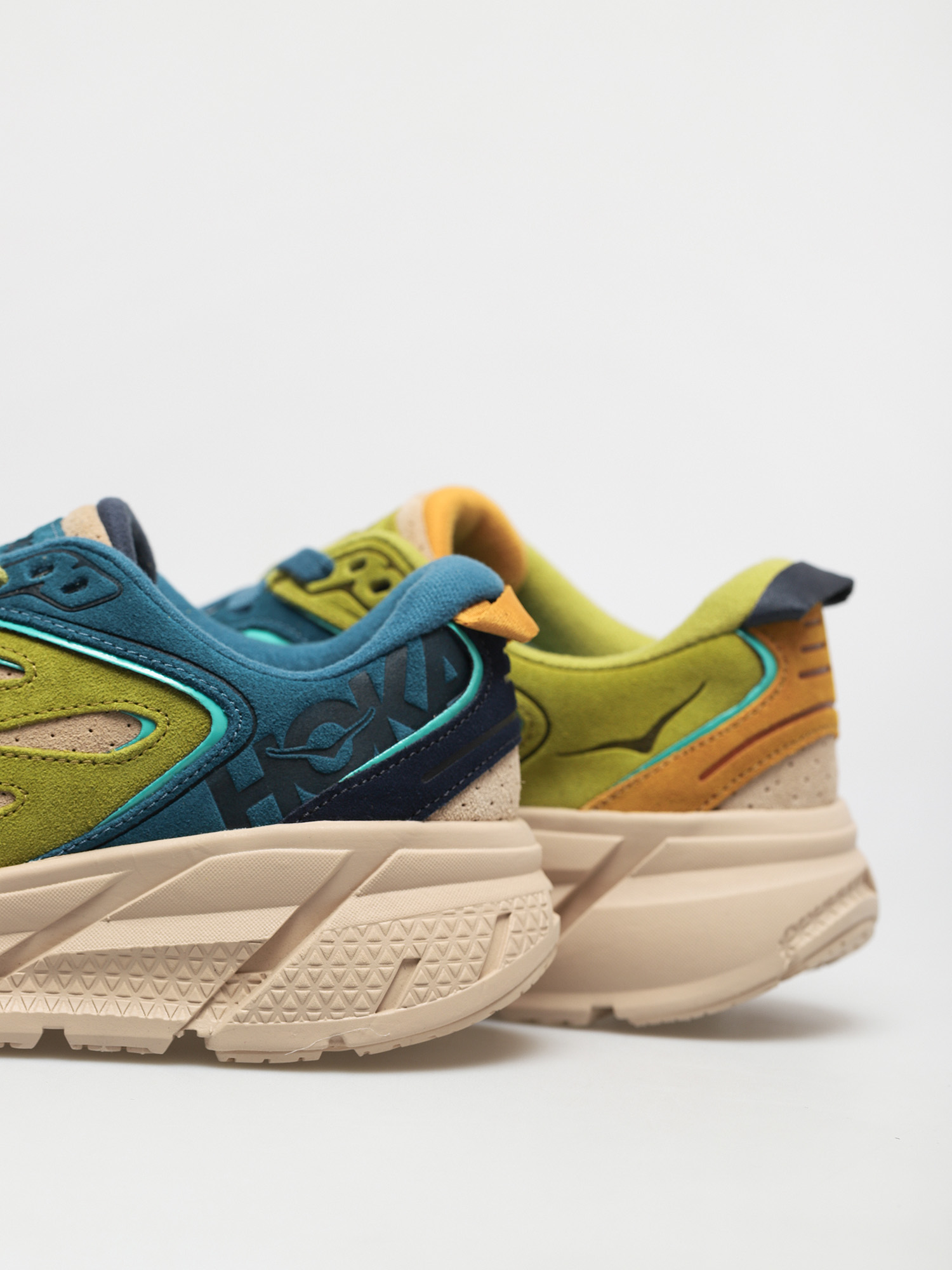 Clifton popular L Suede Multi / Shifting Sand Running Shoes.