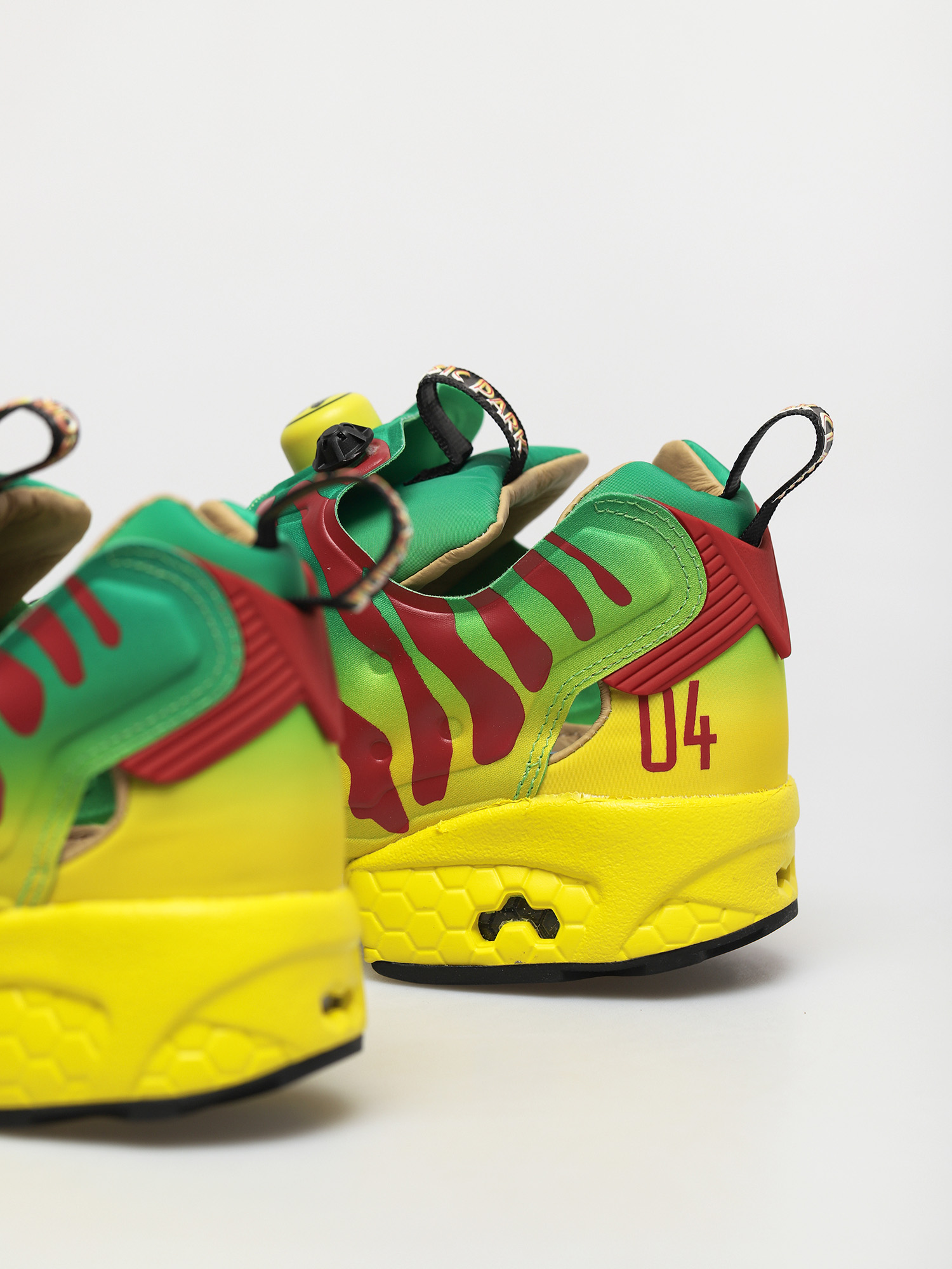 Reebok X Jurassic Park Instapump Fury Og Shoes - green (goagrn 
