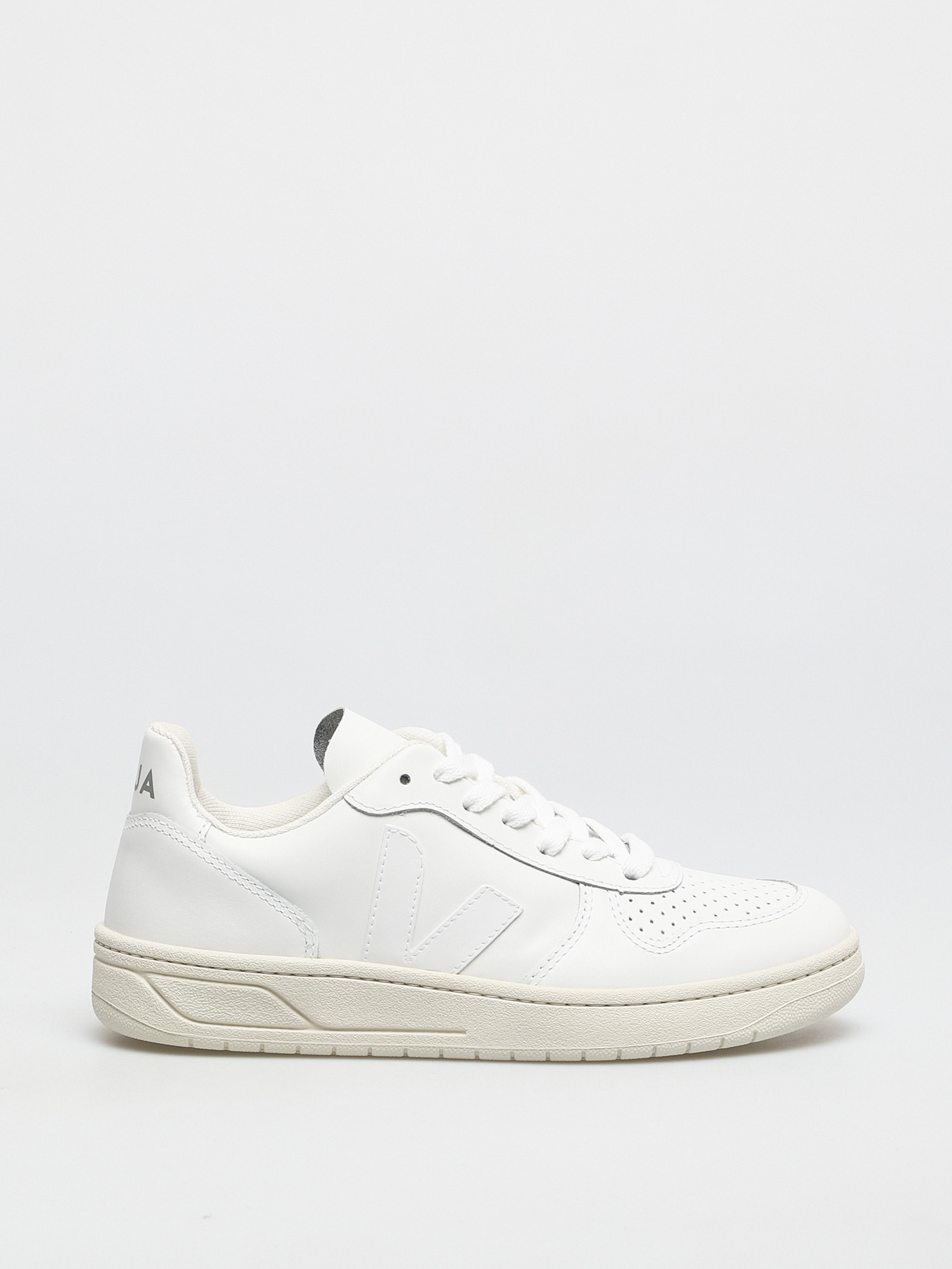 Veja v10 leather hot sale extra white