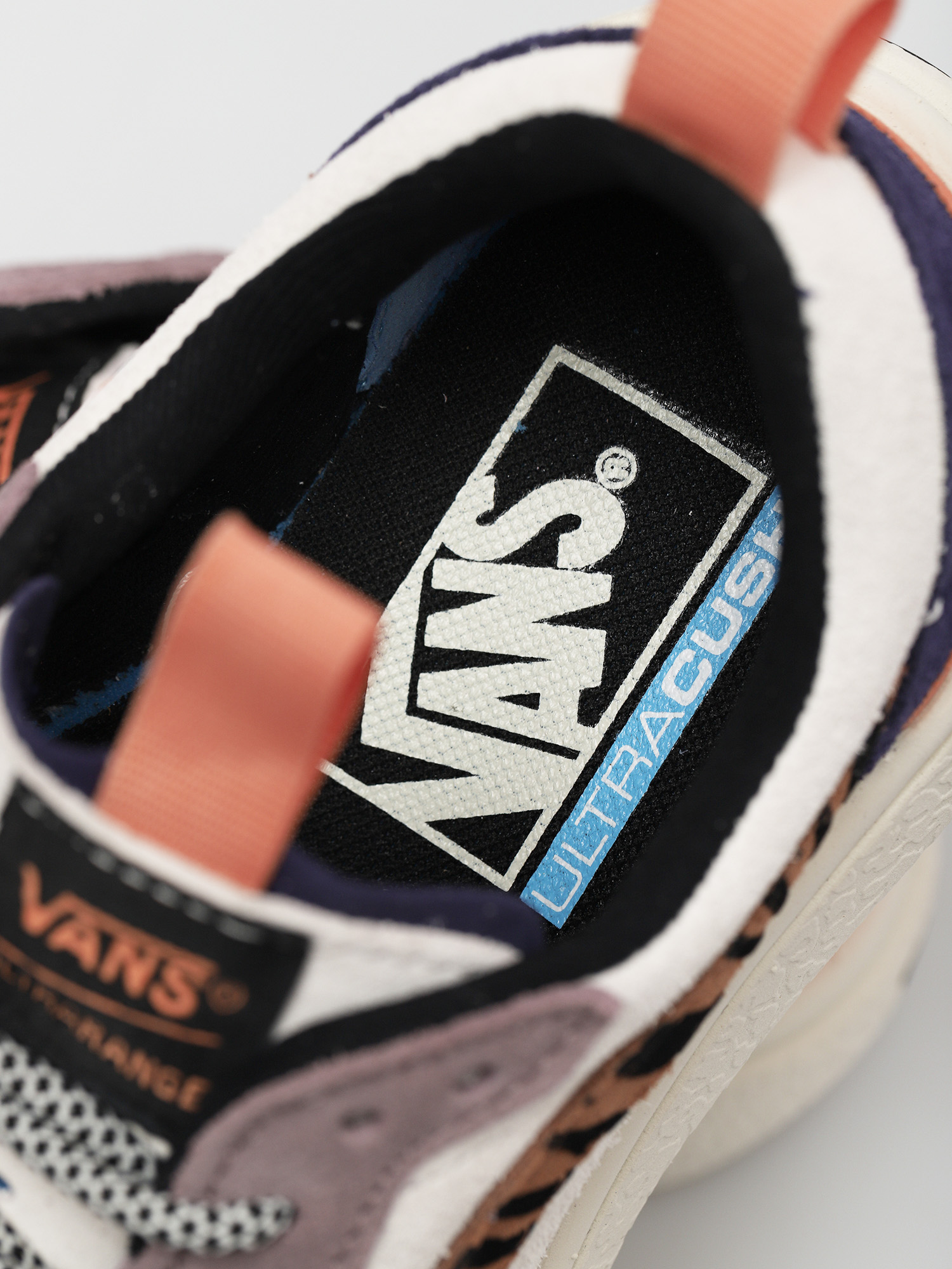 Vans Ultrarange Exo Se Shoes (animal stripes/mltmshmlw)