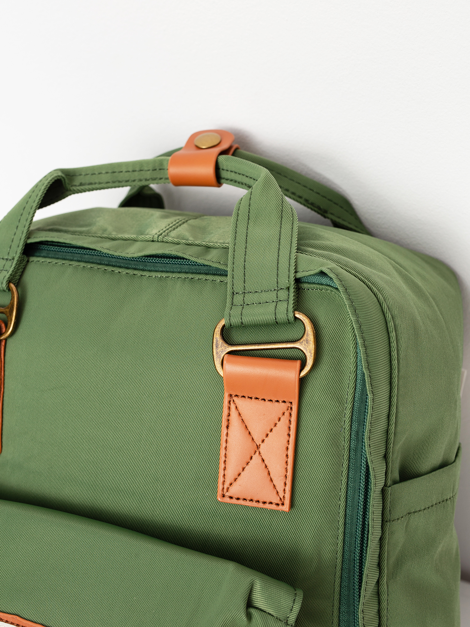 Doughnut Macaroon Rucksack (melon)