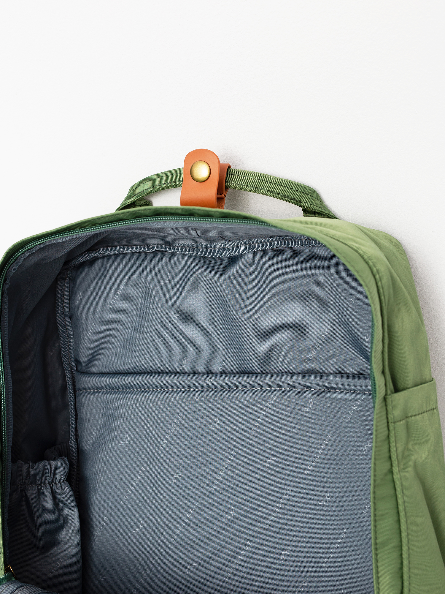 Doughnut Macaroon Rucksack (melon)