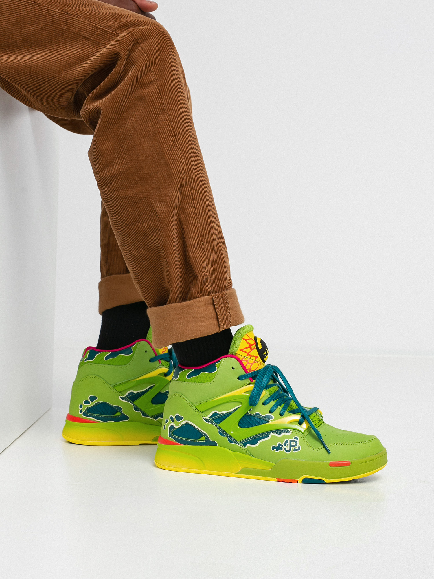 Reebok X Jurassic Park Pump Omni Zone II Shoes (ultim/hertea/stiyel)