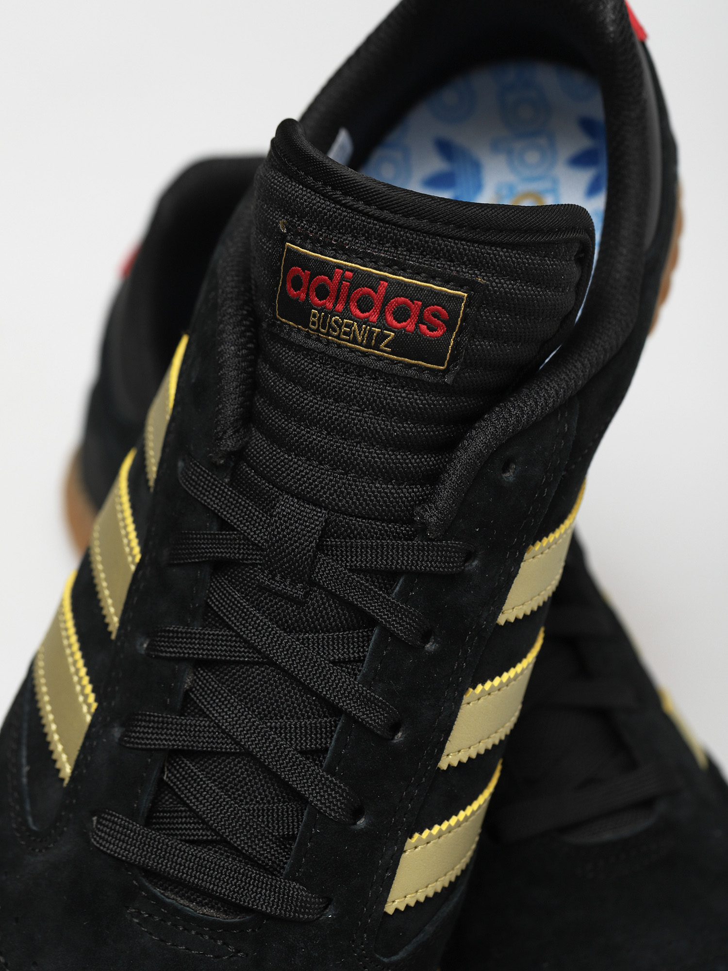 adidas Busenitz Indoor Super Shoes (cblack/goldmt/scarle)
