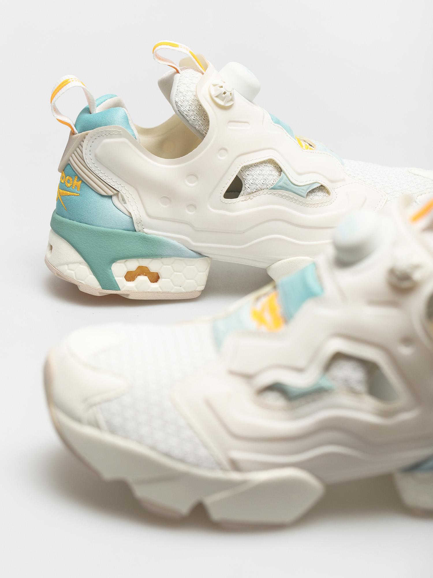 Reebok Instapump Fury Og Shoes (ftwwht/chalk/glablu)