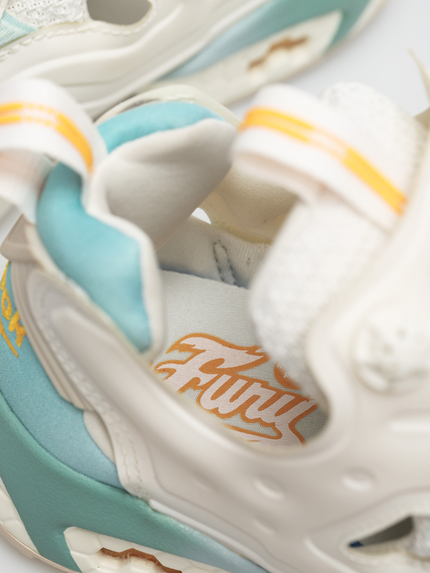 Reebok Instapump Fury Og Shoes (ftwwht/chalk/glablu)
