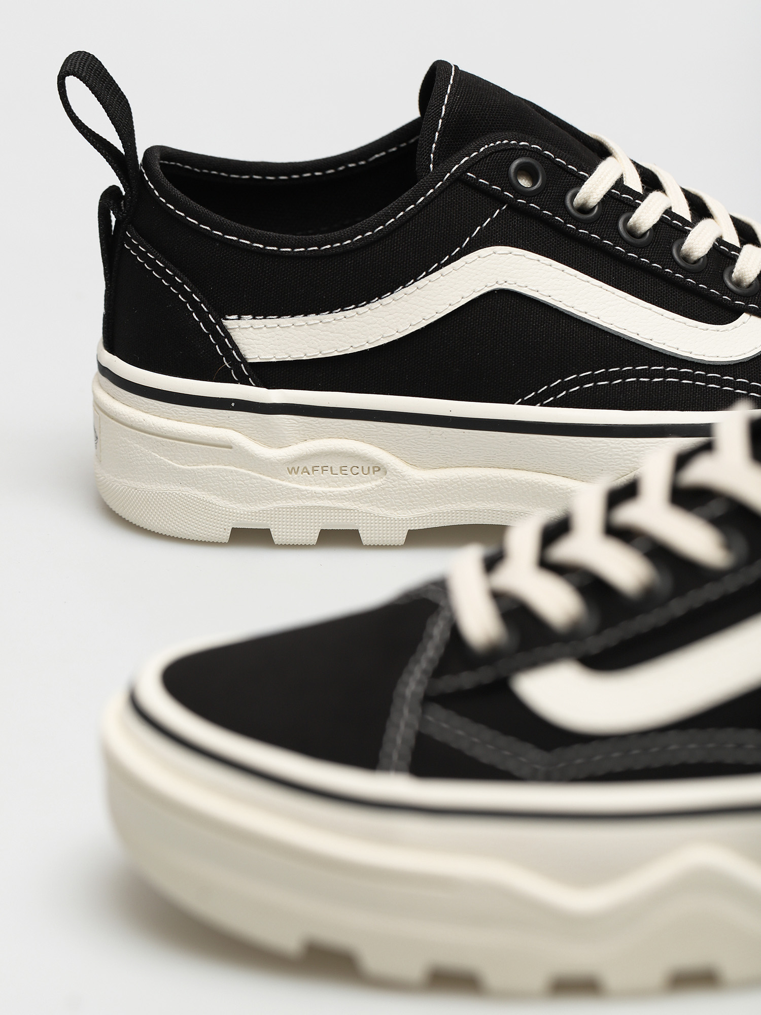 Vans Sentry Old Skool Wc Shoes (canvas/black/marshmallo)