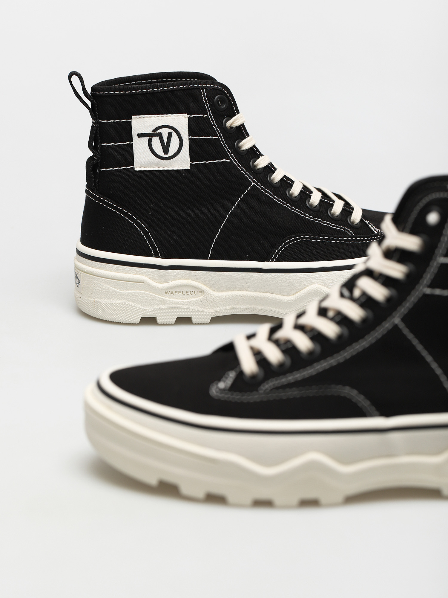 Vans Sentry Wc Shoes (canvas/black/marshmallo)