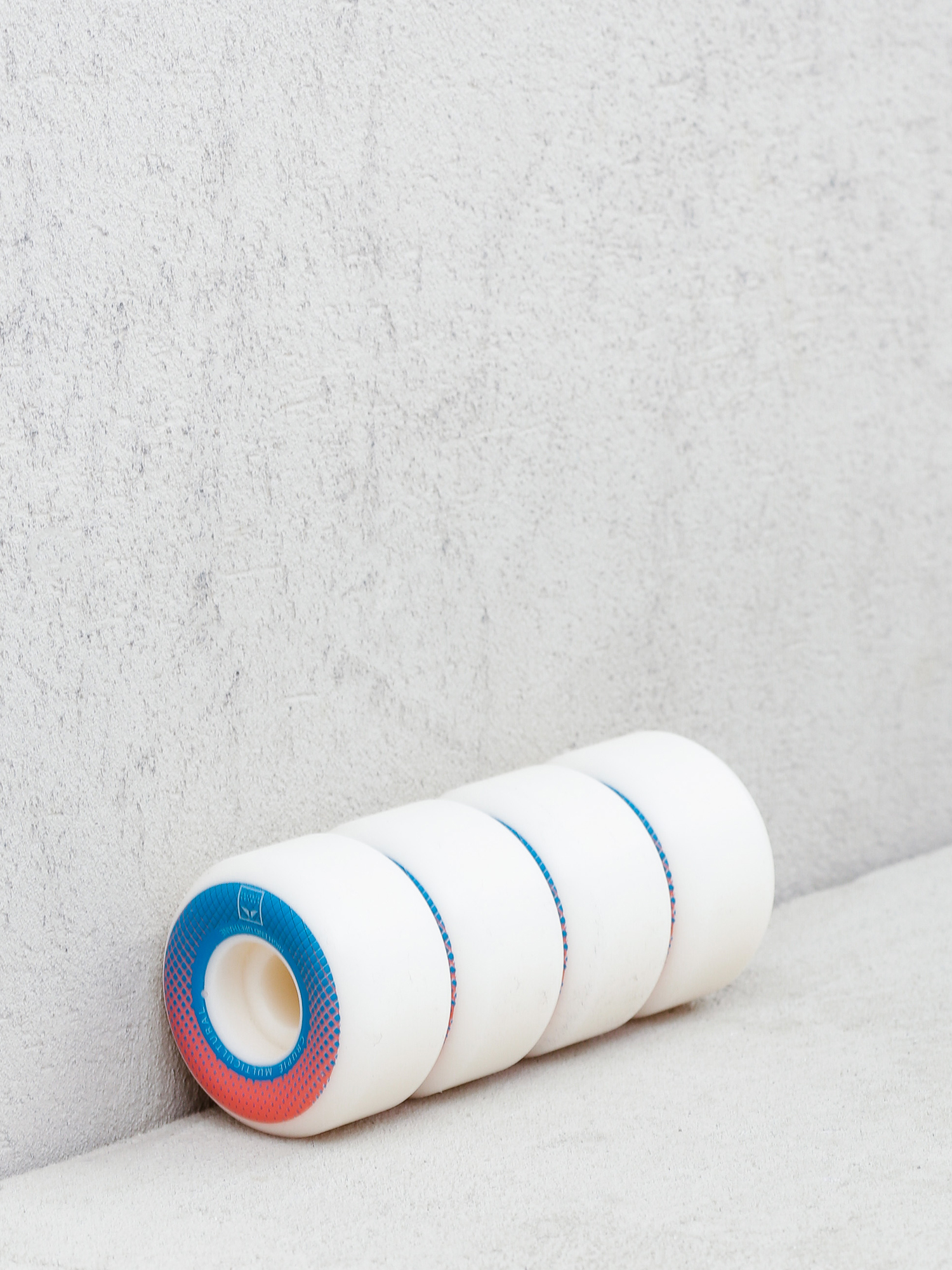 Crupie Aoki Classic Carlos Ribero Wheels (white/blue red)