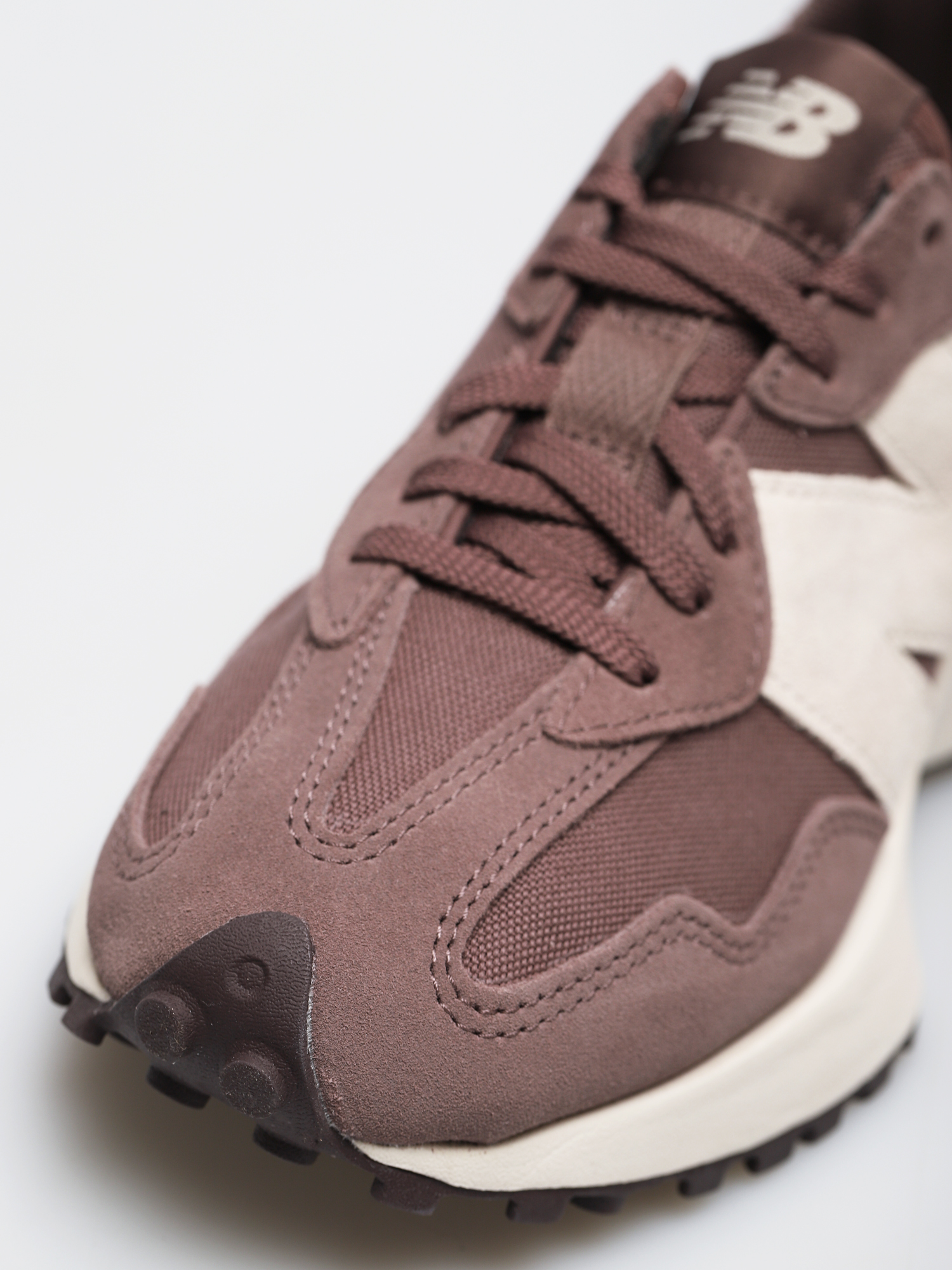 New Balance 327 Shoes Wmn brown (black fig)
