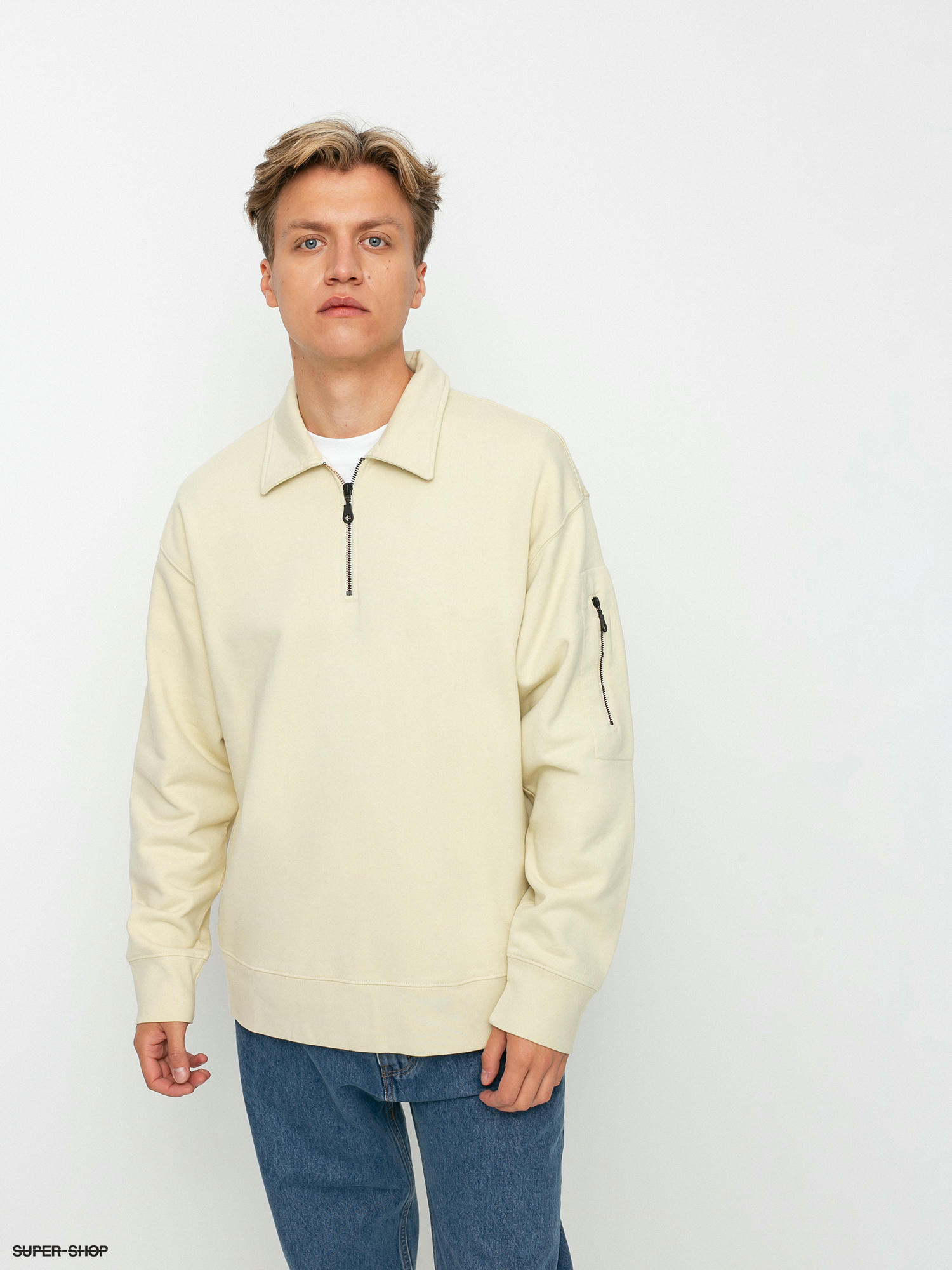 levi half zip sweatshirt