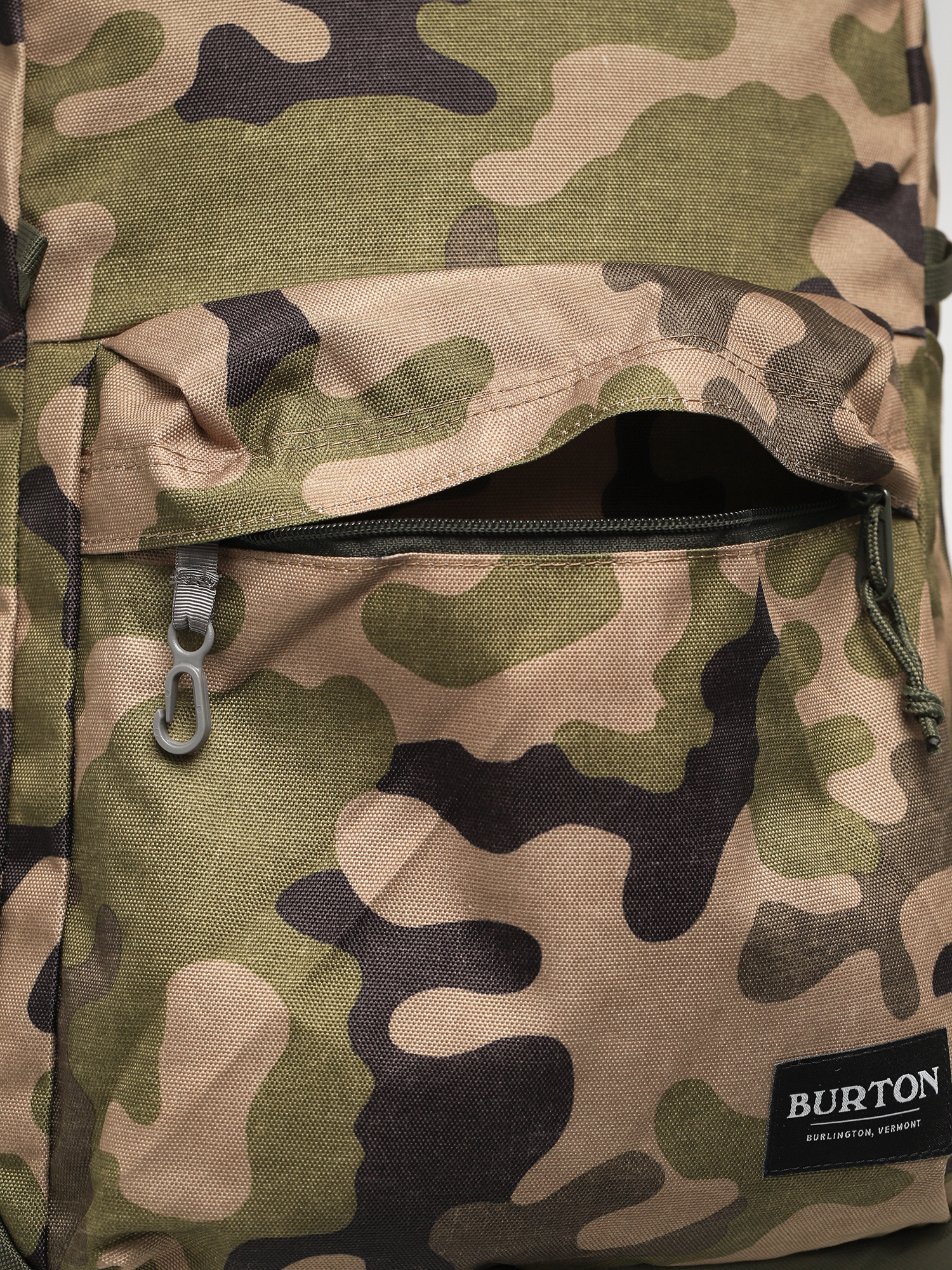 Burton Kettle 2.0 23L Backpack (martini olive terra camo)
