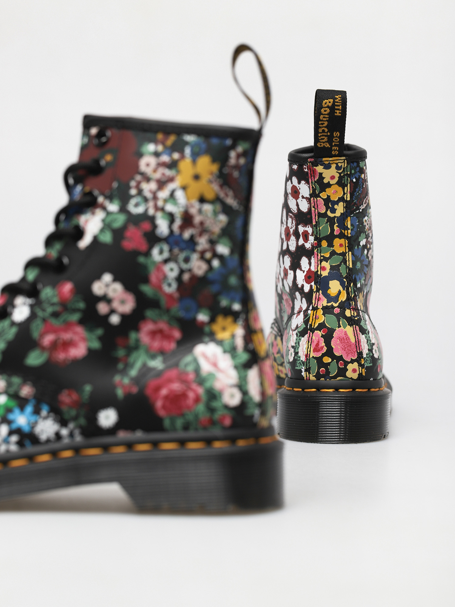 Dr. Martens 1460 Pascal Shoes Wmn (floral mash up white/black)
