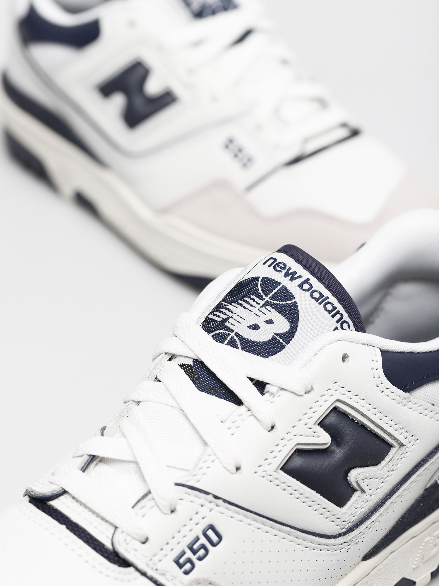 New Balance 550 Shoes (white navy)