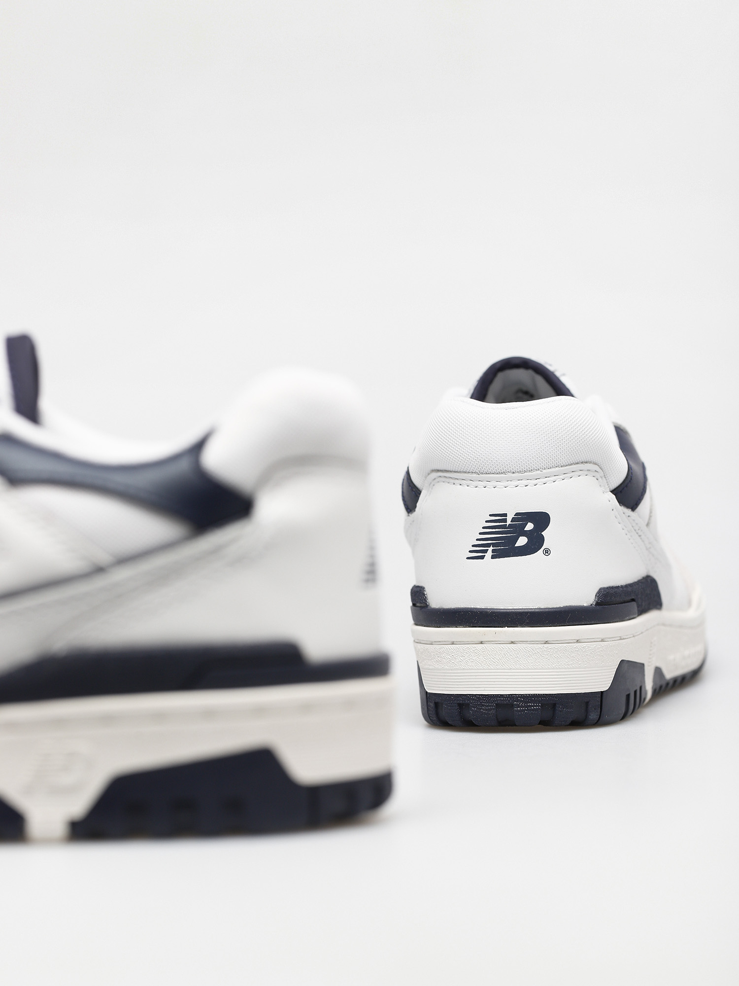 New Balance 550 Shoes (white navy)