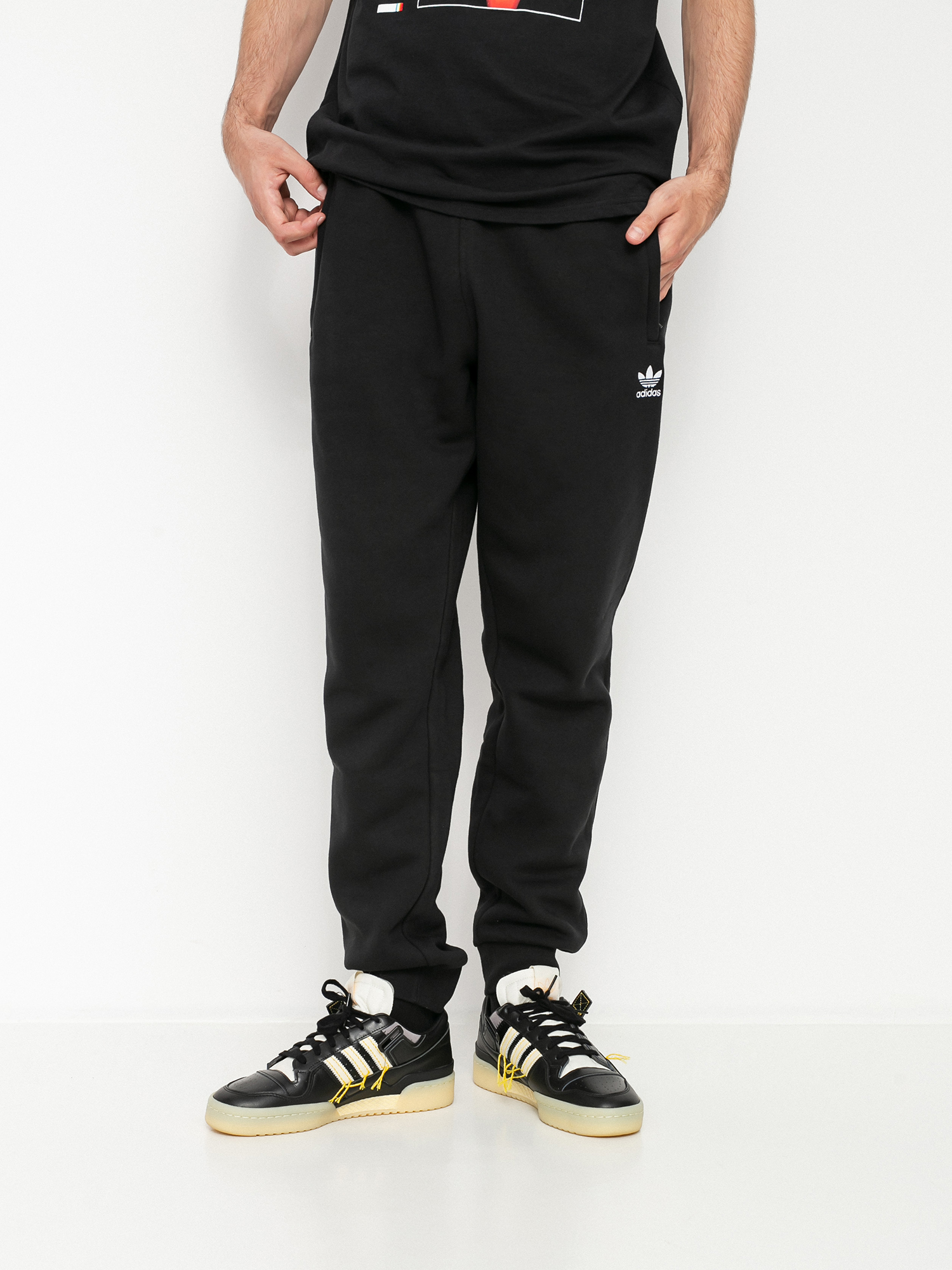adidas Originals Adicolor Essentials Trefoil Pants (black)