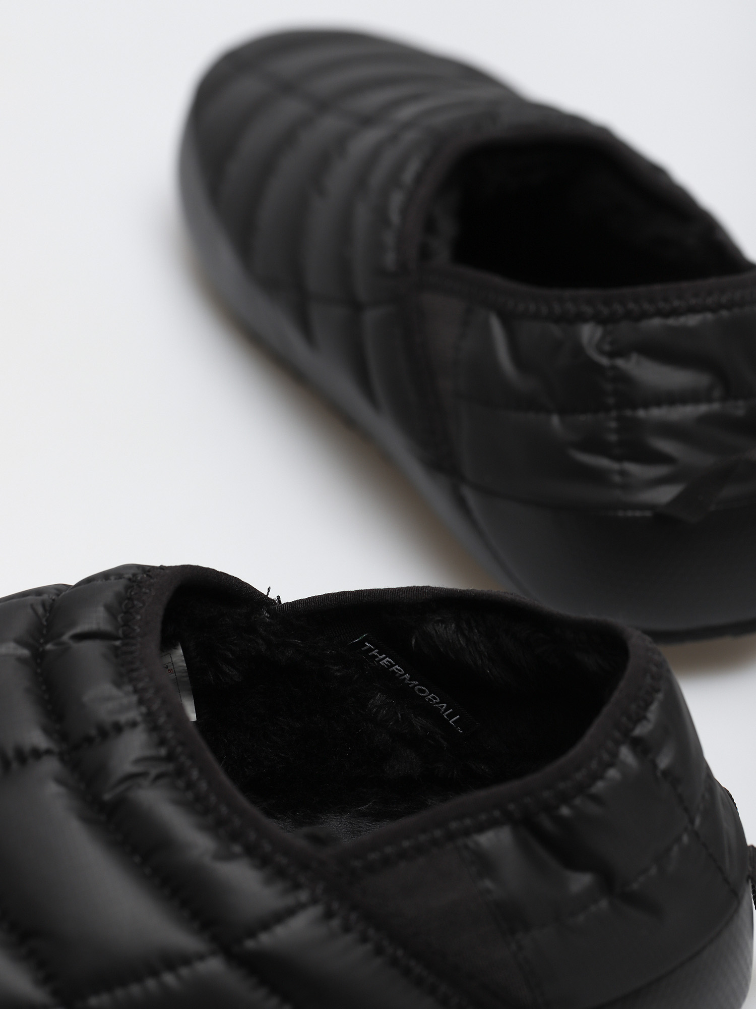 The North Face Thermoball Traction Mule V Shoes (tnf black/tnf white)