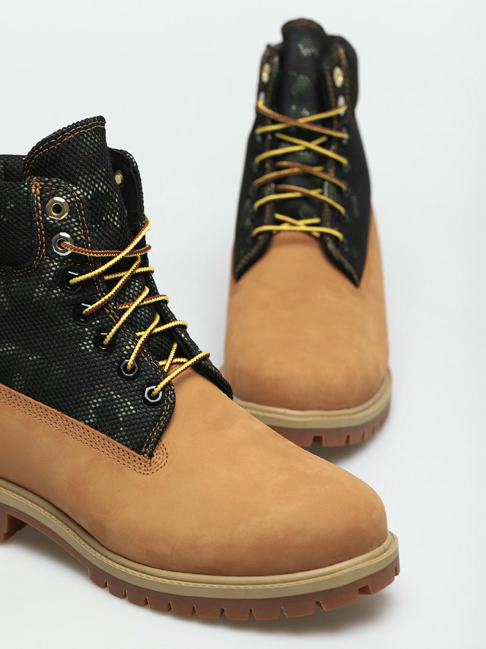 Timberland 6 Heritage WP Shoes (black nubuck camo)